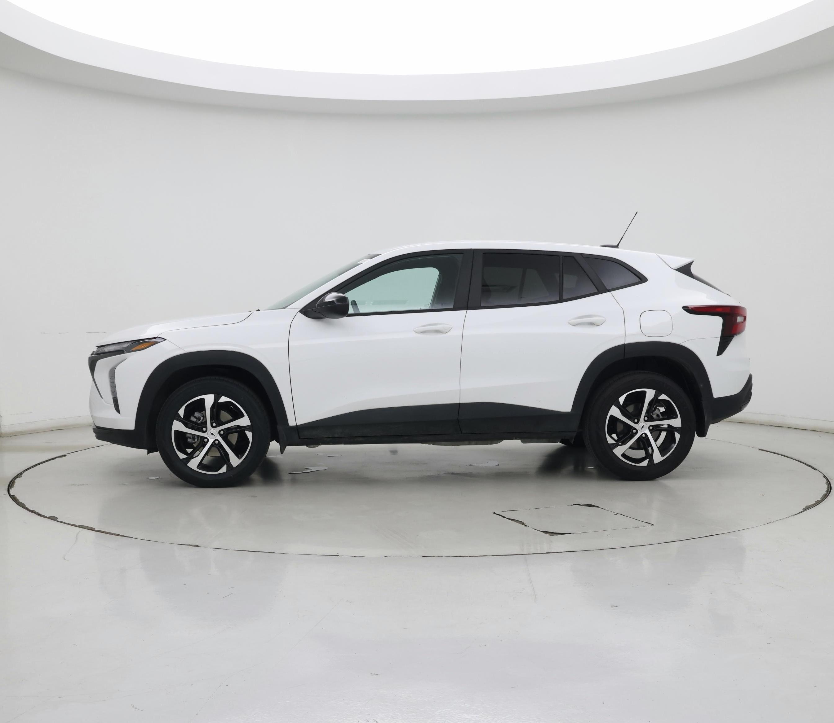 Thumbnail: 2024 Chevrolet Trax - 3