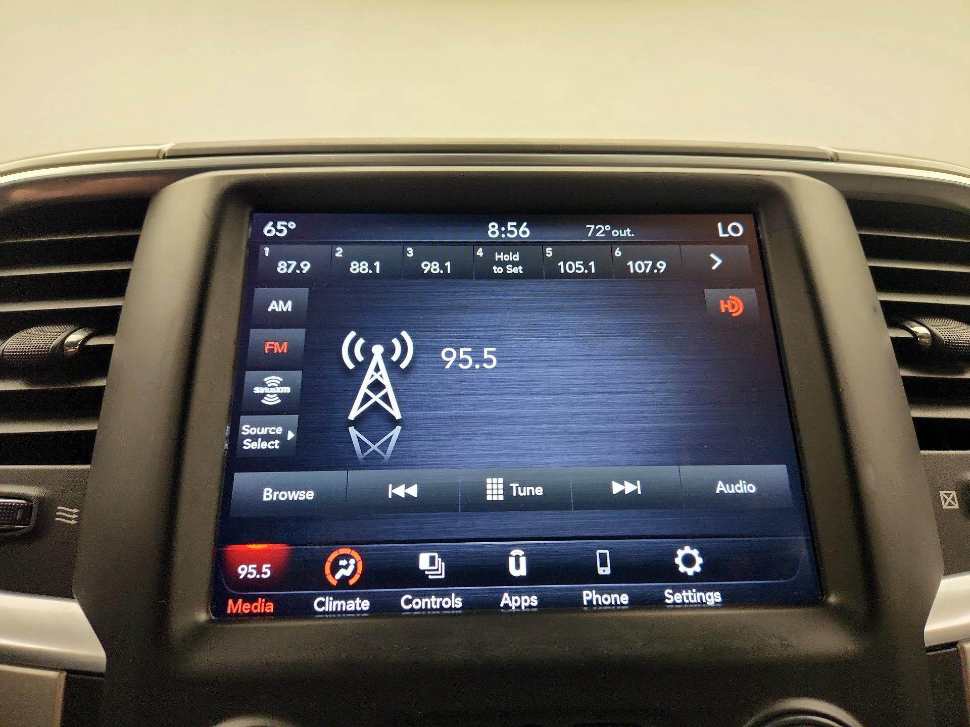 Thumbnail: 2019 RAM 1500 Classic - 15