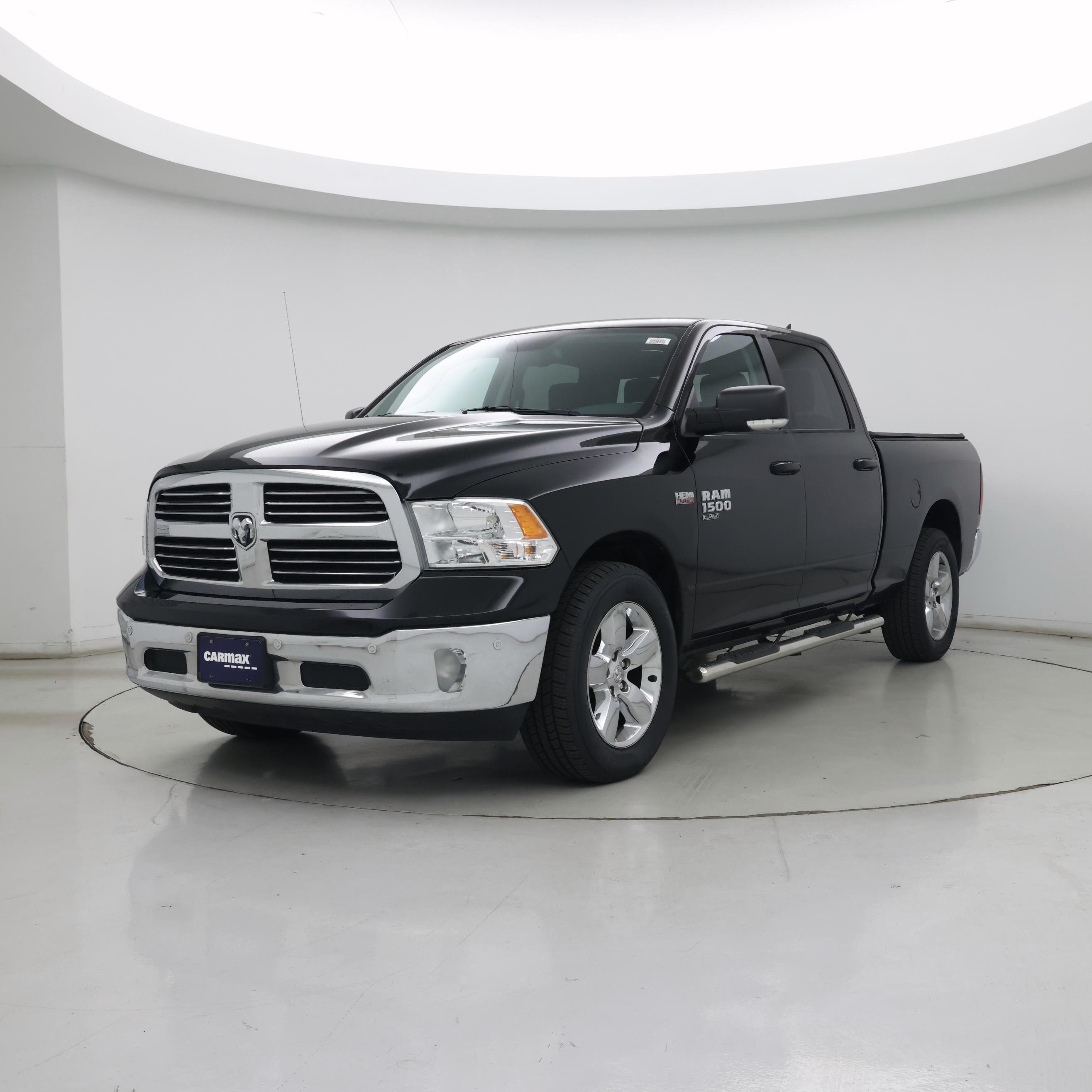 Thumbnail: 2019 RAM 1500 Classic - 4