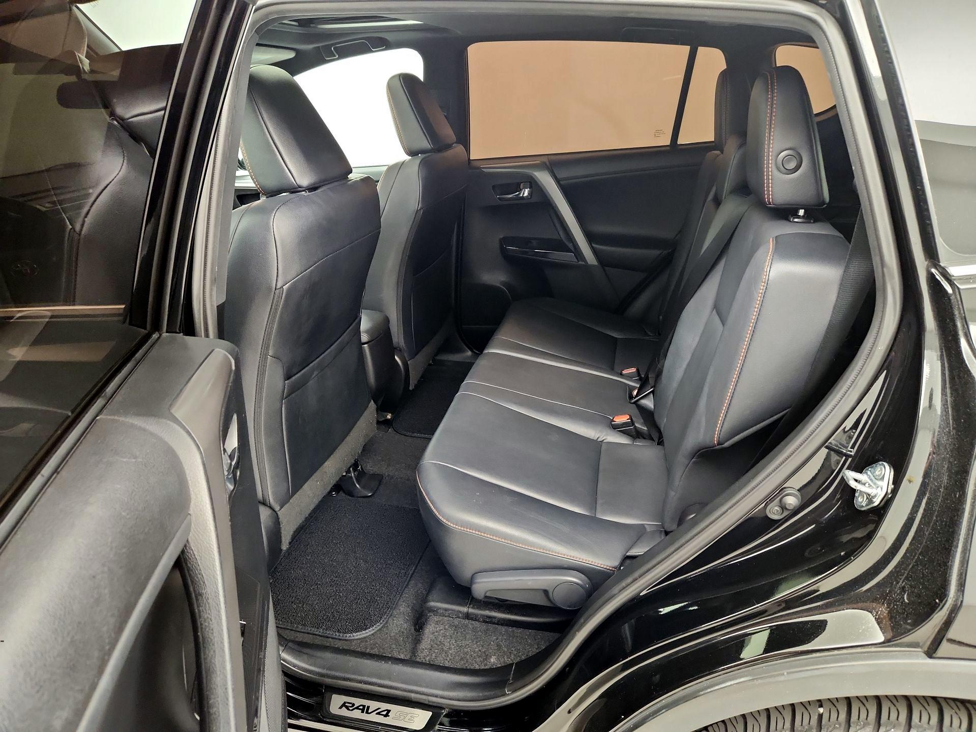 Thumbnail: 2016 Toyota RAV4 - 20