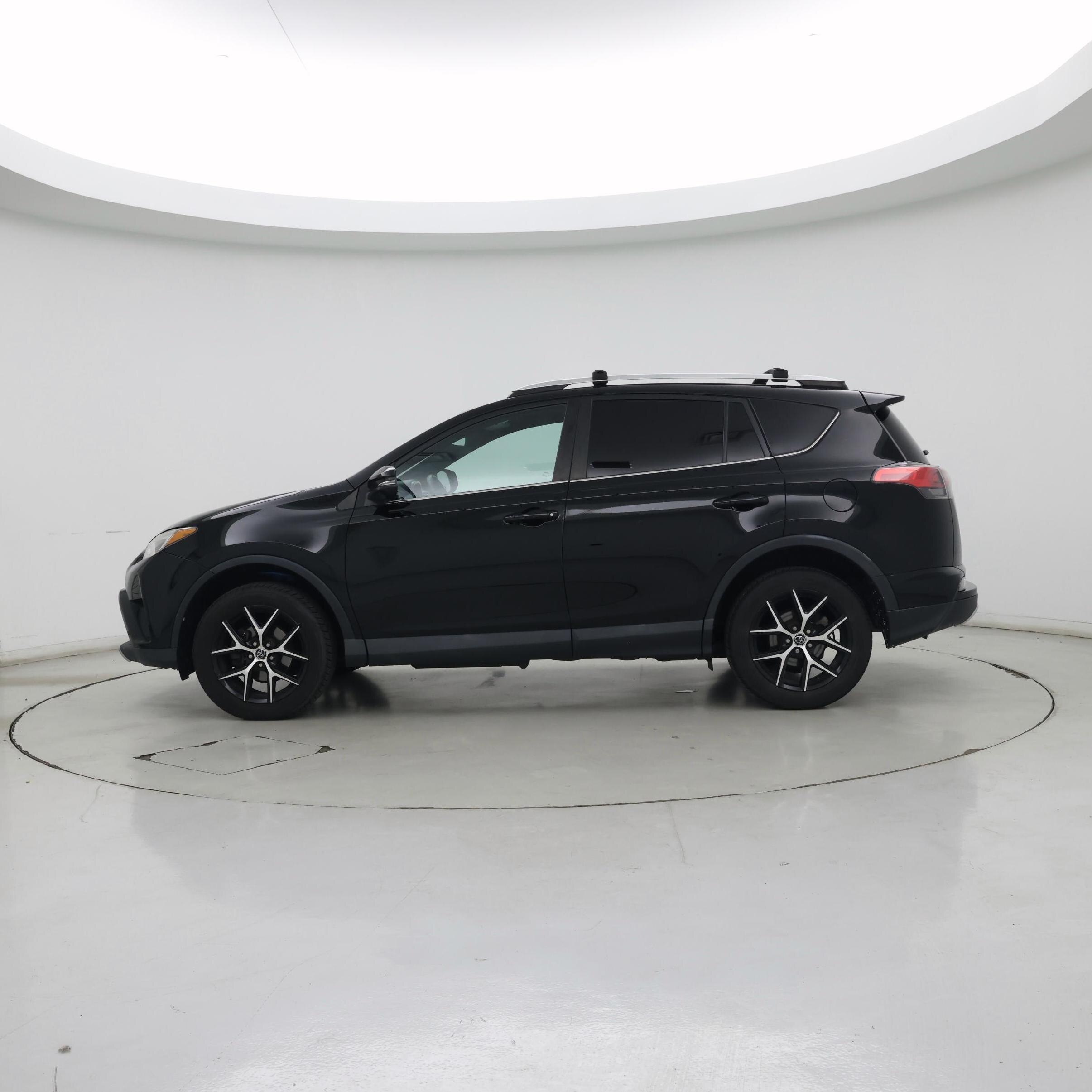 Thumbnail: 2016 Toyota RAV4 - 3