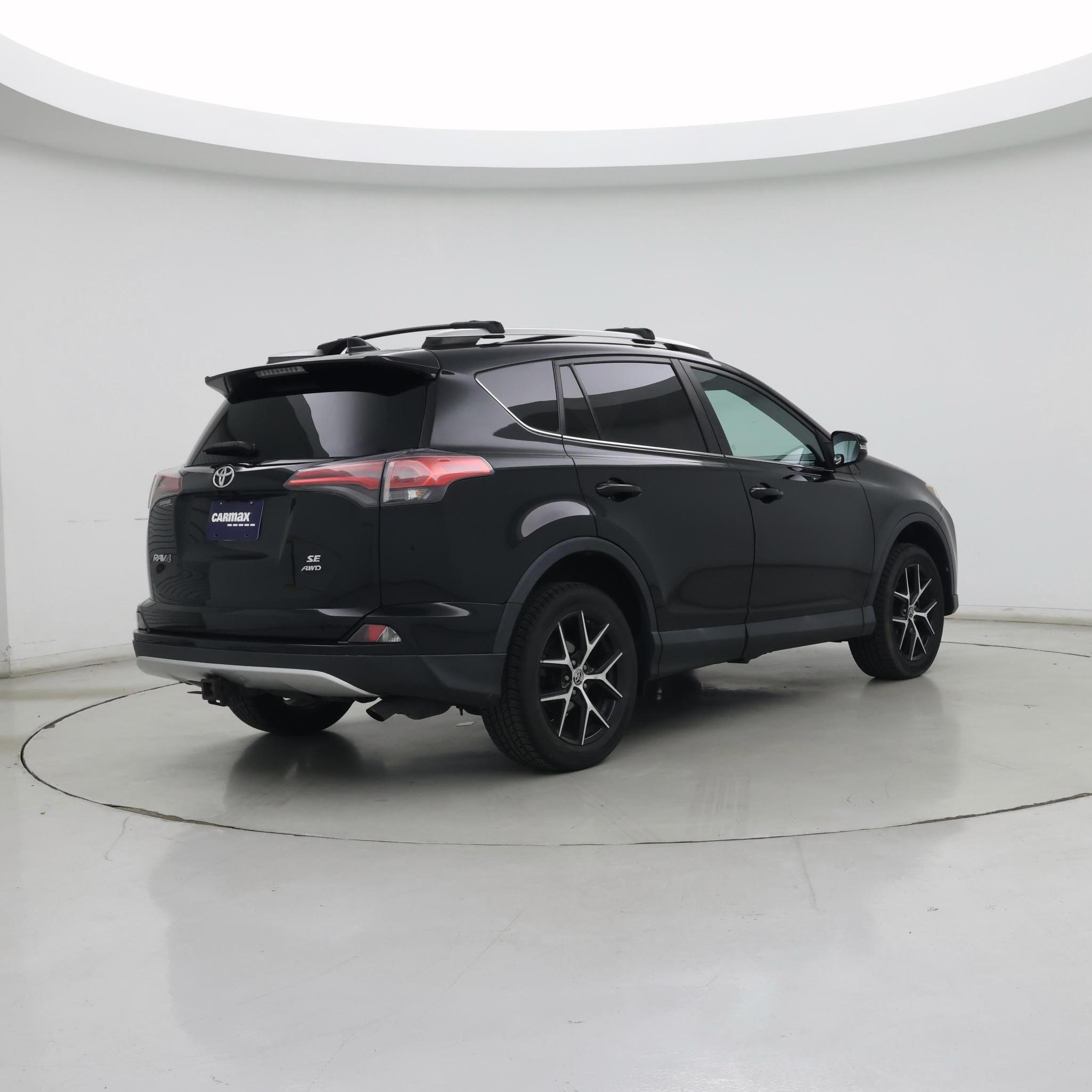 Thumbnail: 2016 Toyota RAV4 - 8