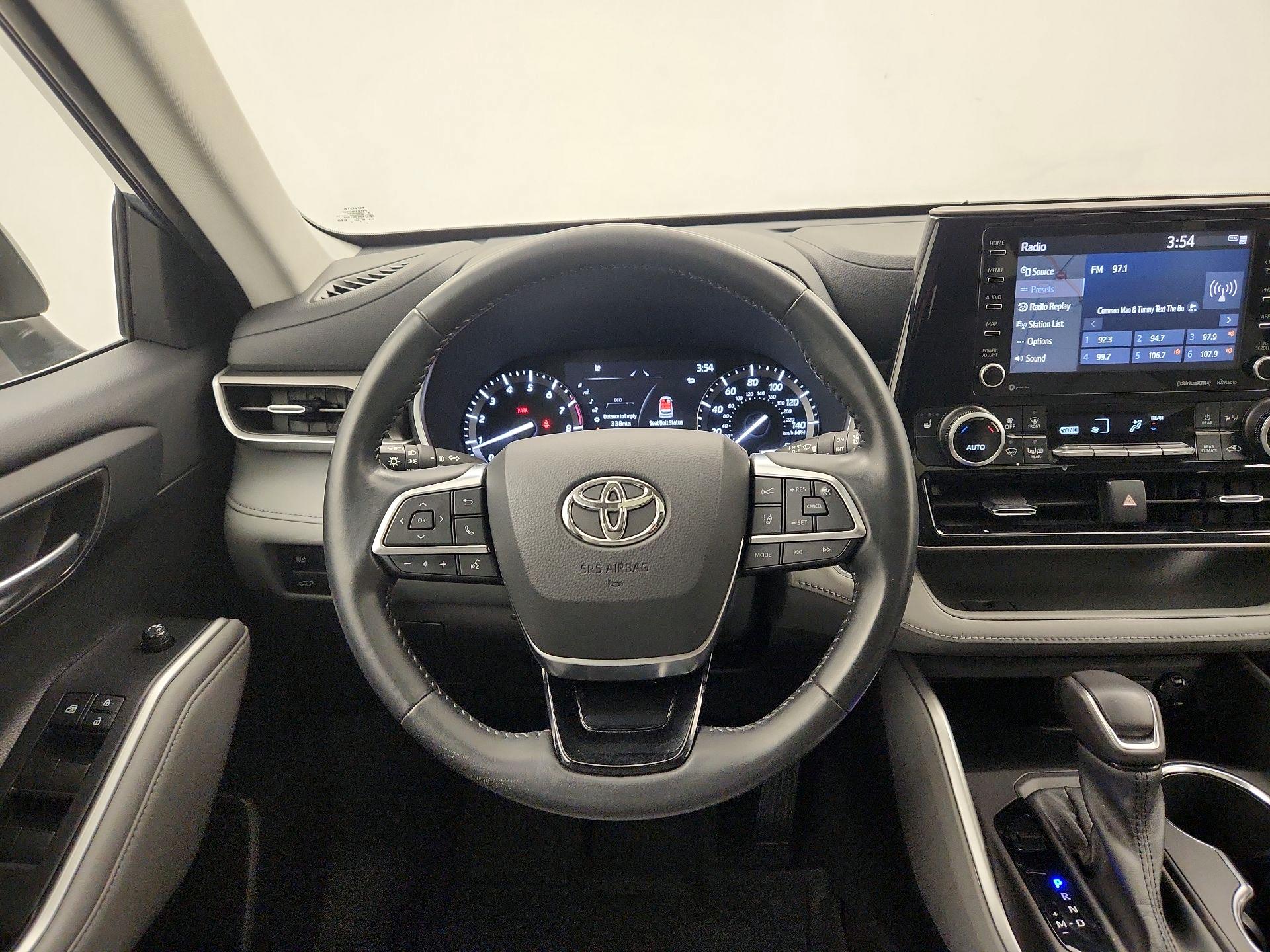 Thumbnail: 2021 Toyota Highlander - 10