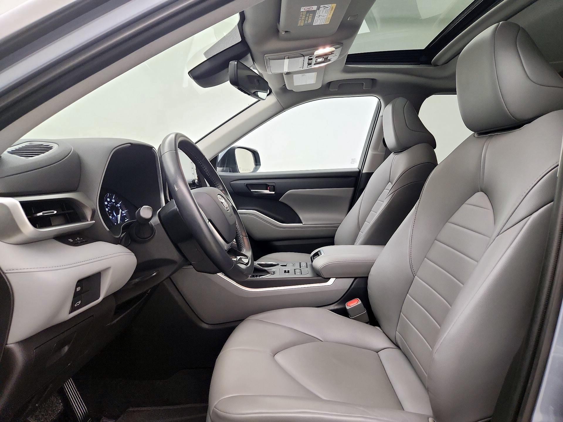 Thumbnail: 2021 Toyota Highlander - 11