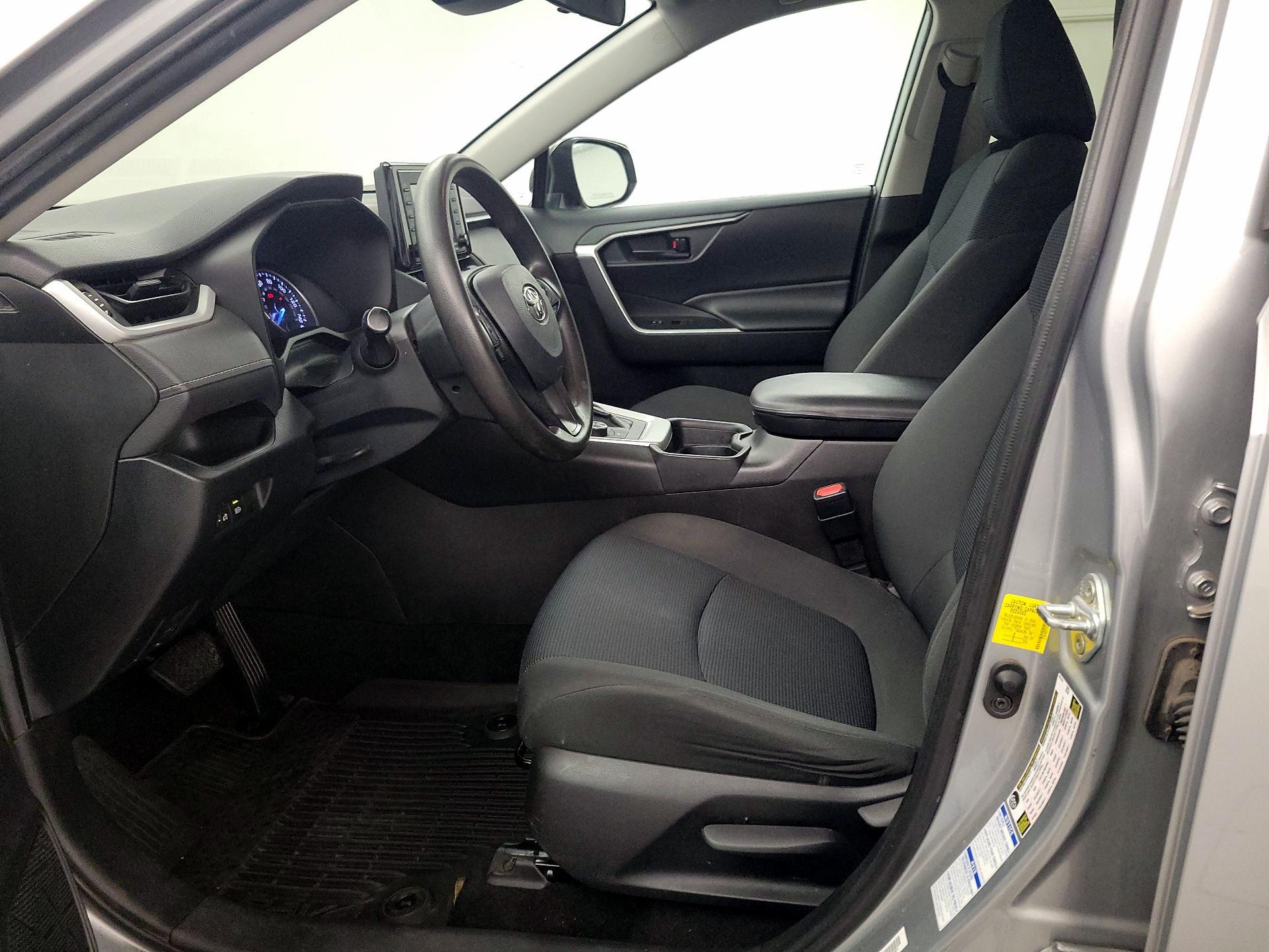 Thumbnail: 2020 Toyota RAV4 - 11