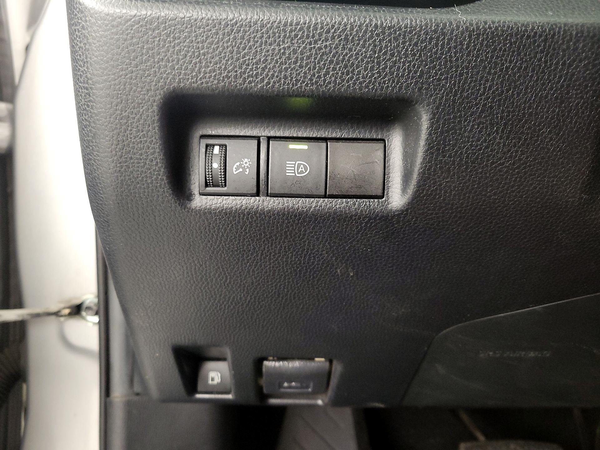 Thumbnail: 2020 Toyota RAV4 - 13