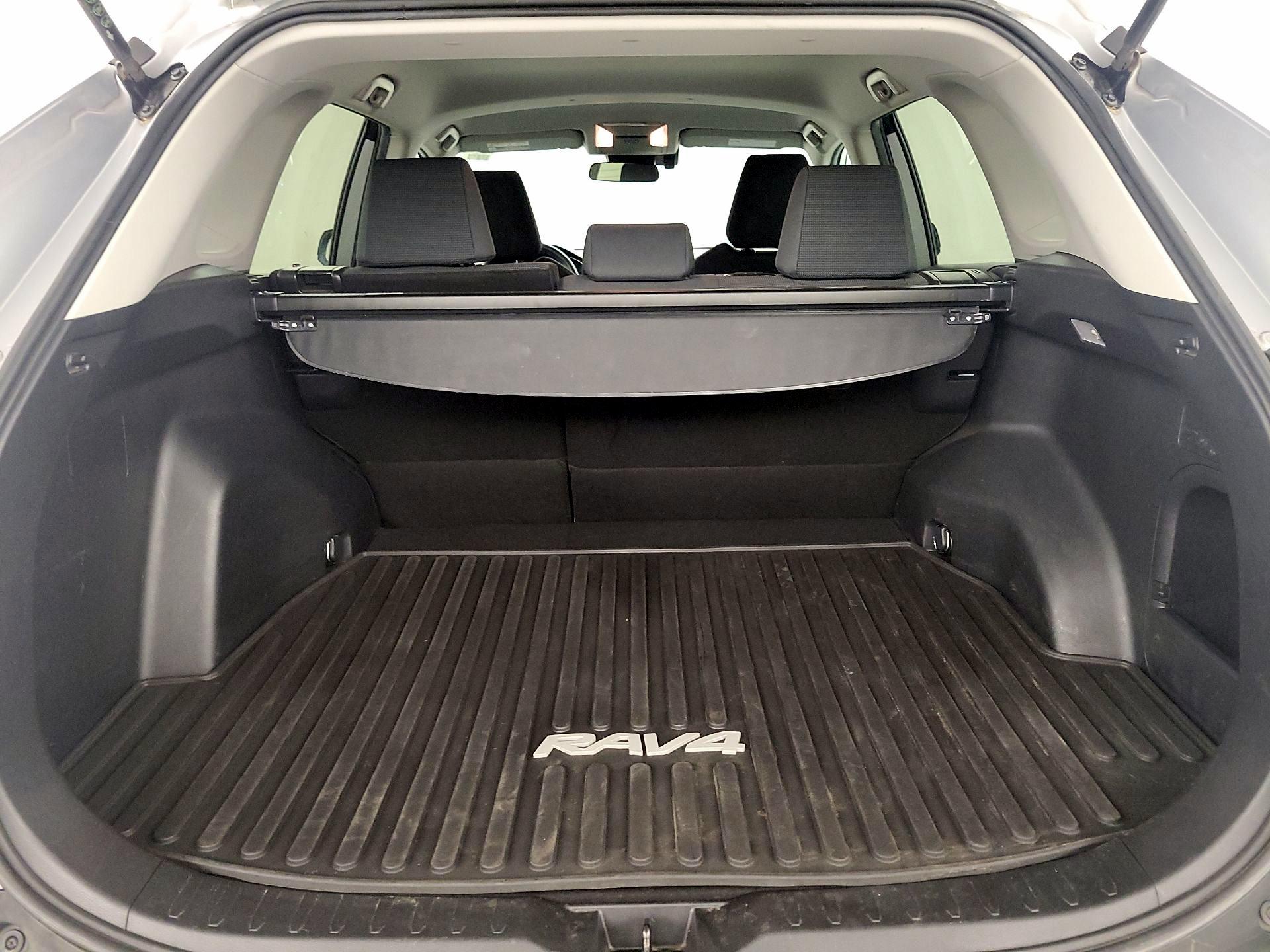 Thumbnail: 2020 Toyota RAV4 - 20