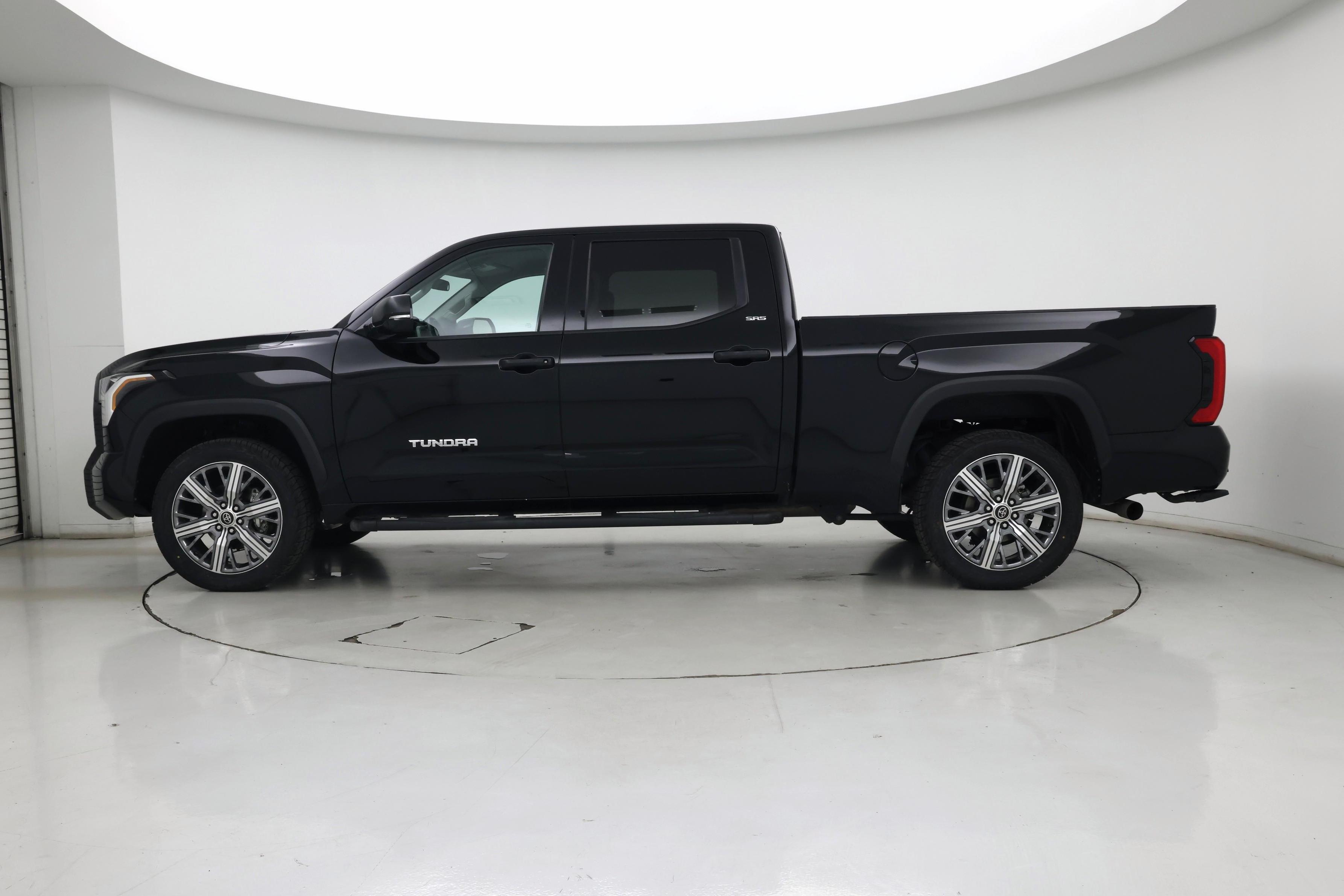 Thumbnail: 2022 Toyota Tundra - 3