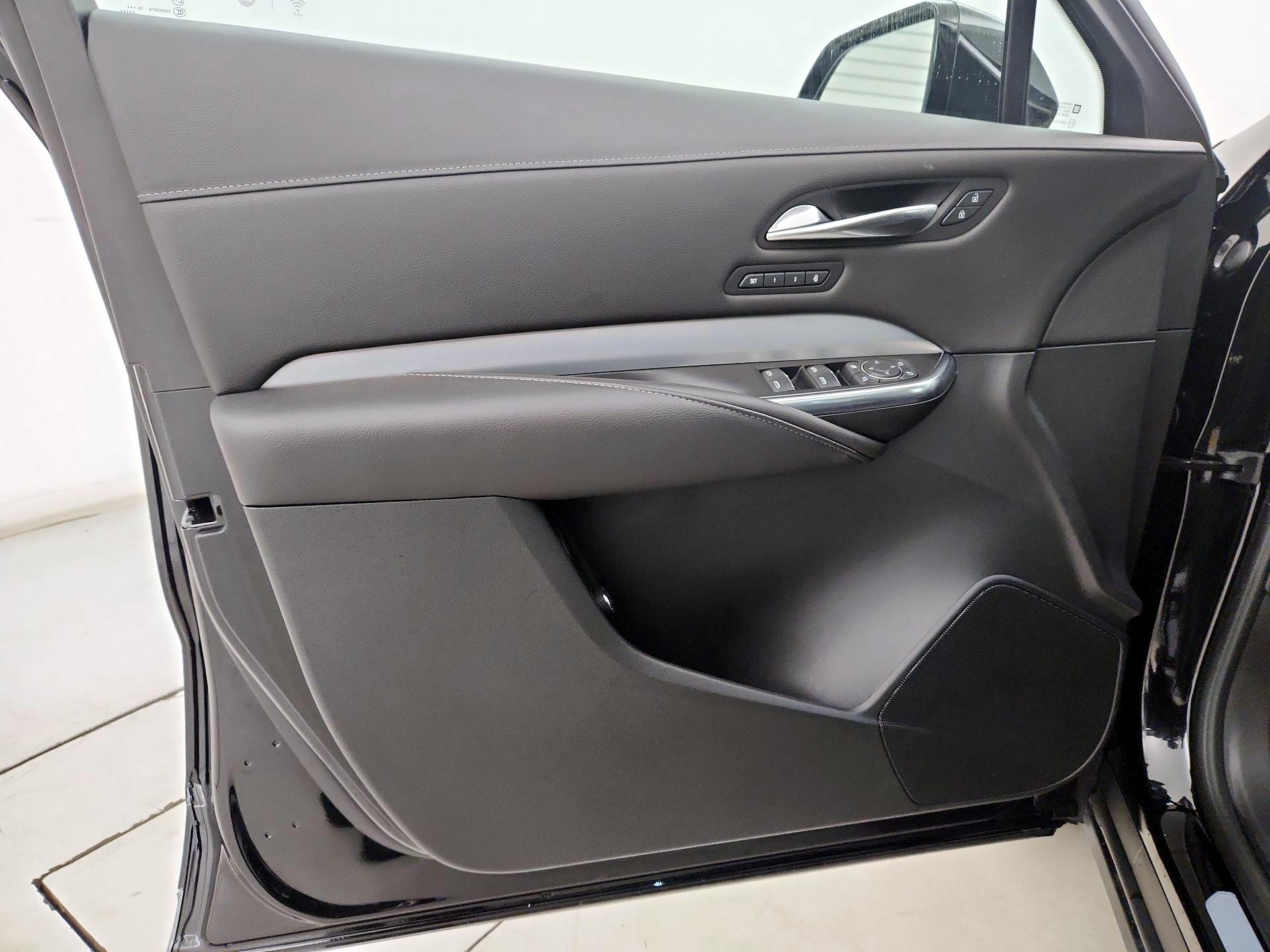 Thumbnail: 2020 Cadillac XT4 - 12