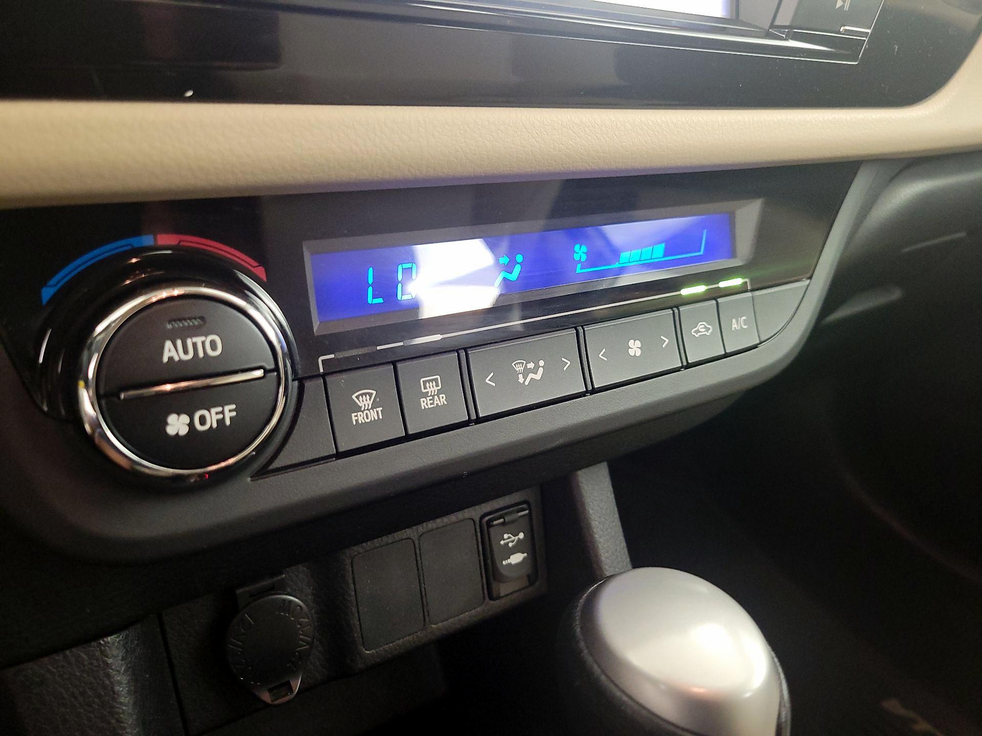 Thumbnail: 2015 Toyota Corolla - 16