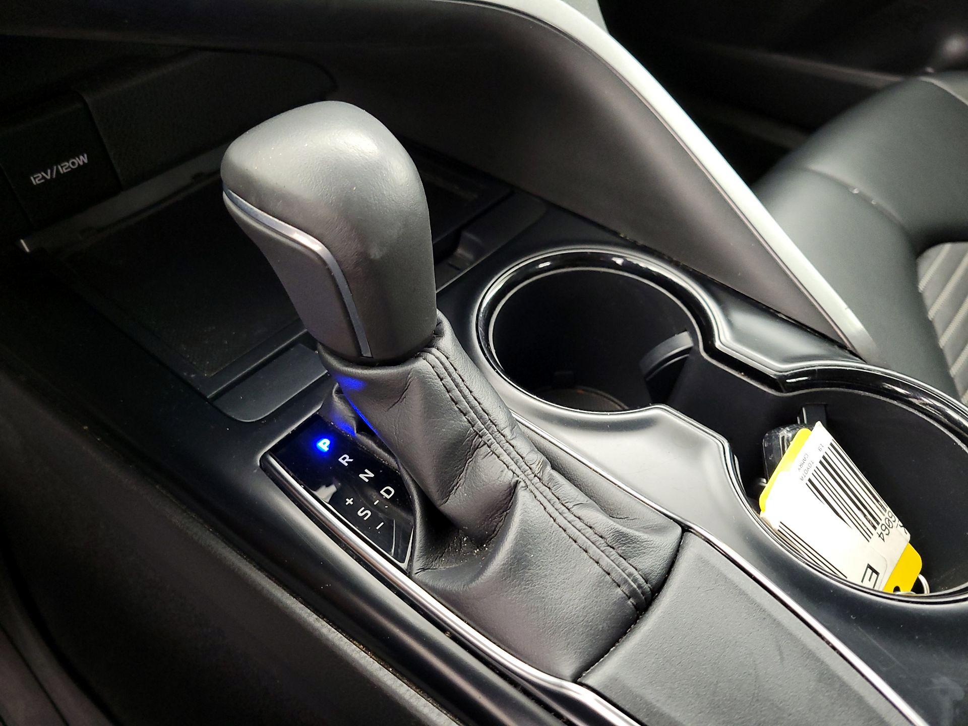 Thumbnail: 2019 Toyota Camry - 17