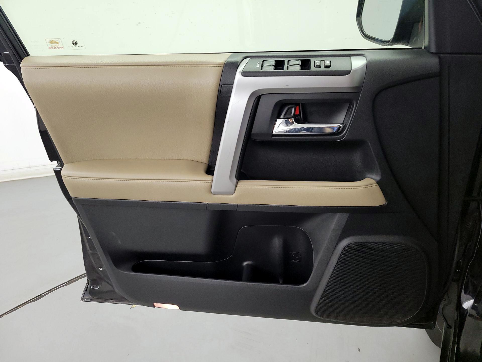 Thumbnail: 2019 Toyota 4Runner - 12