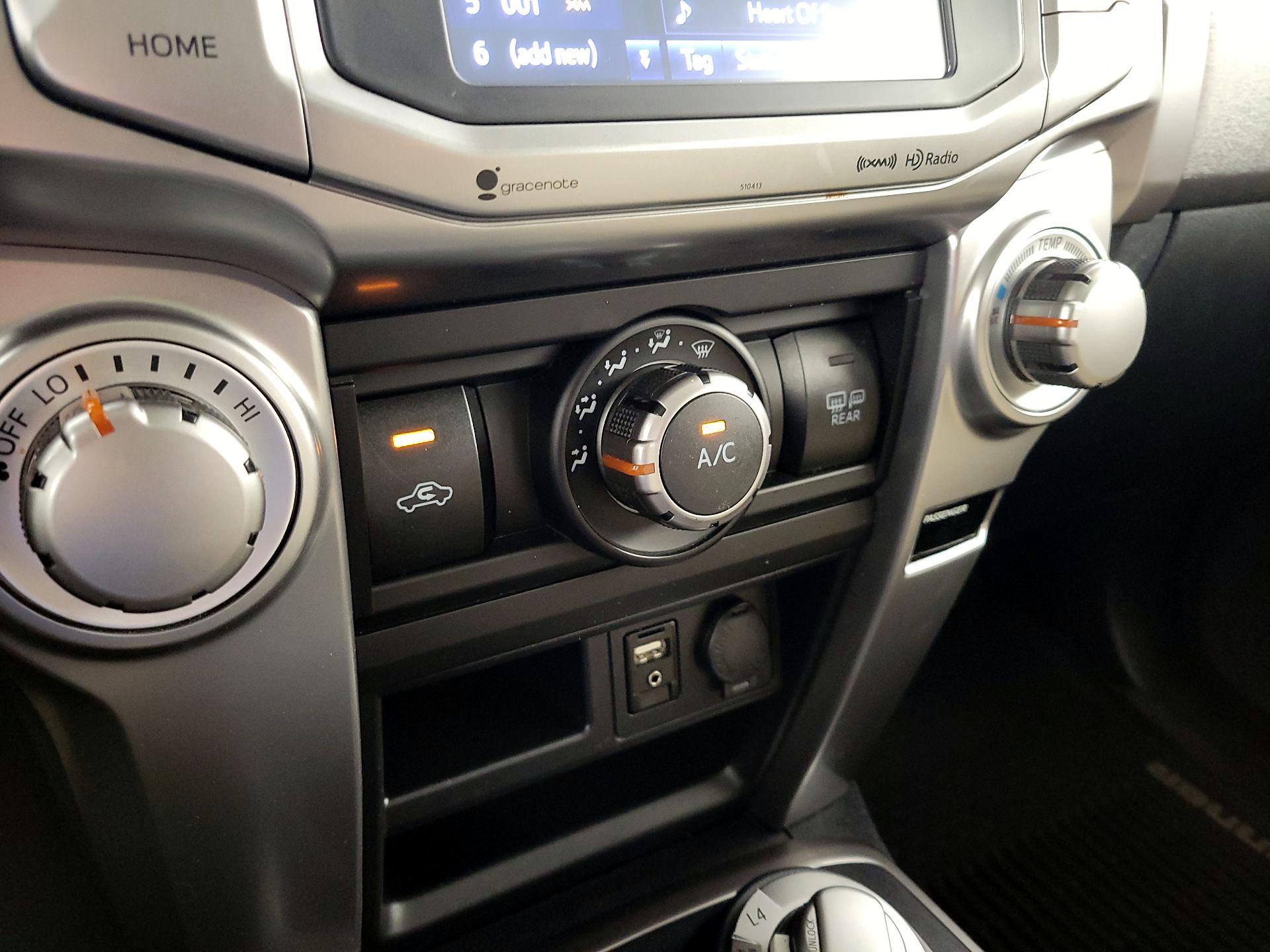 Thumbnail: 2019 Toyota 4Runner - 16