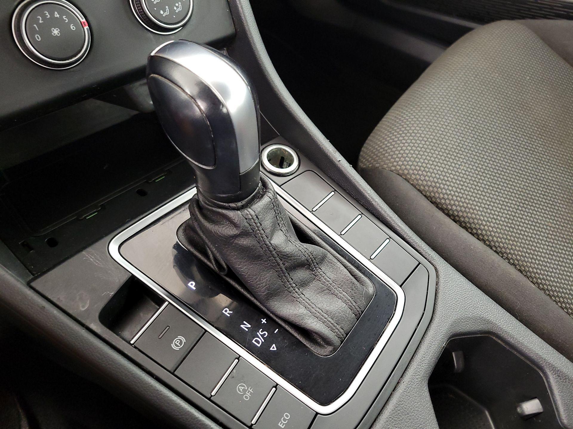 Thumbnail: 2021 Volkswagen Jetta - 17