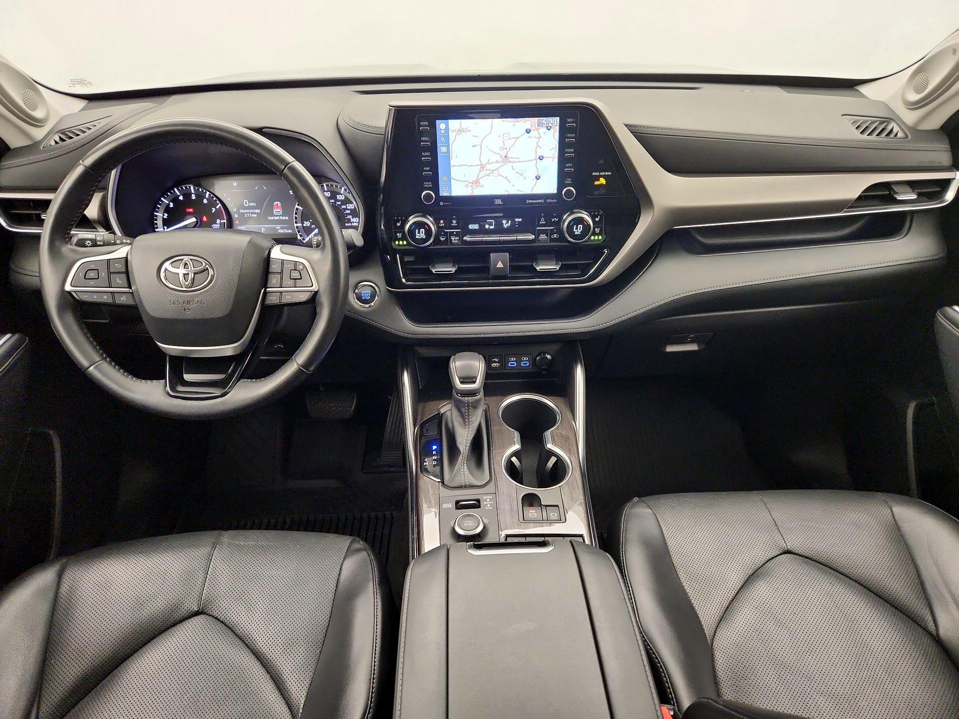 Thumbnail: 2022 Toyota Highlander - 9