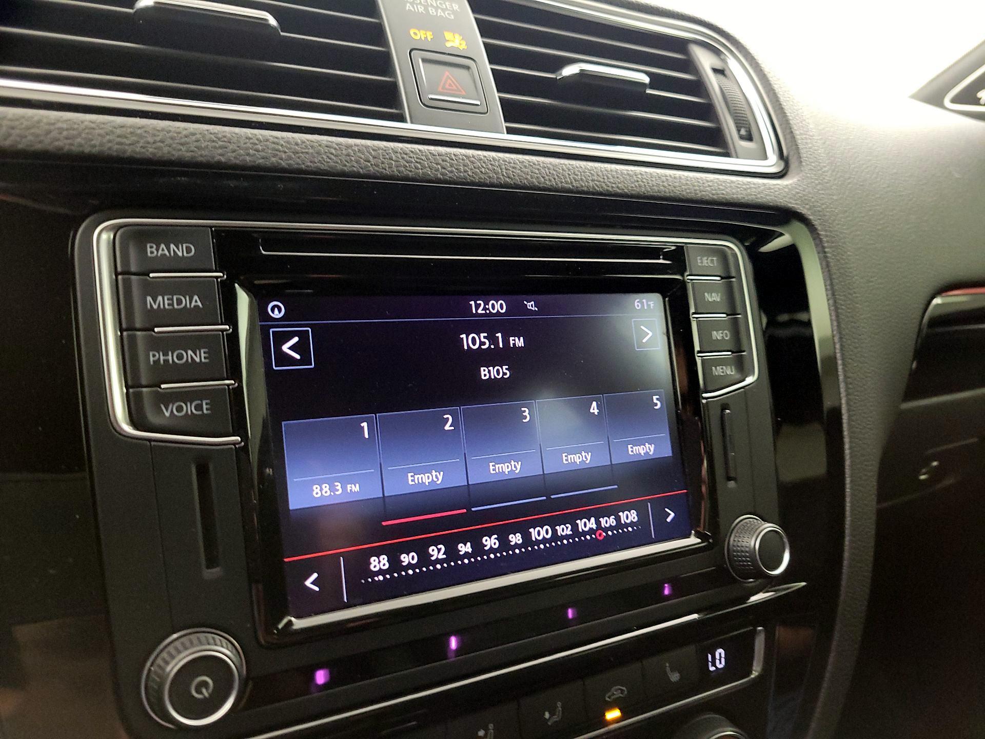 Thumbnail: 2016 Volkswagen Jetta - 16