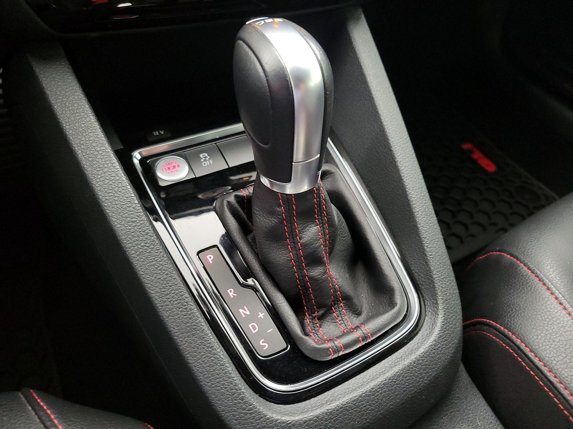 Thumbnail: 2016 Volkswagen Jetta - 18