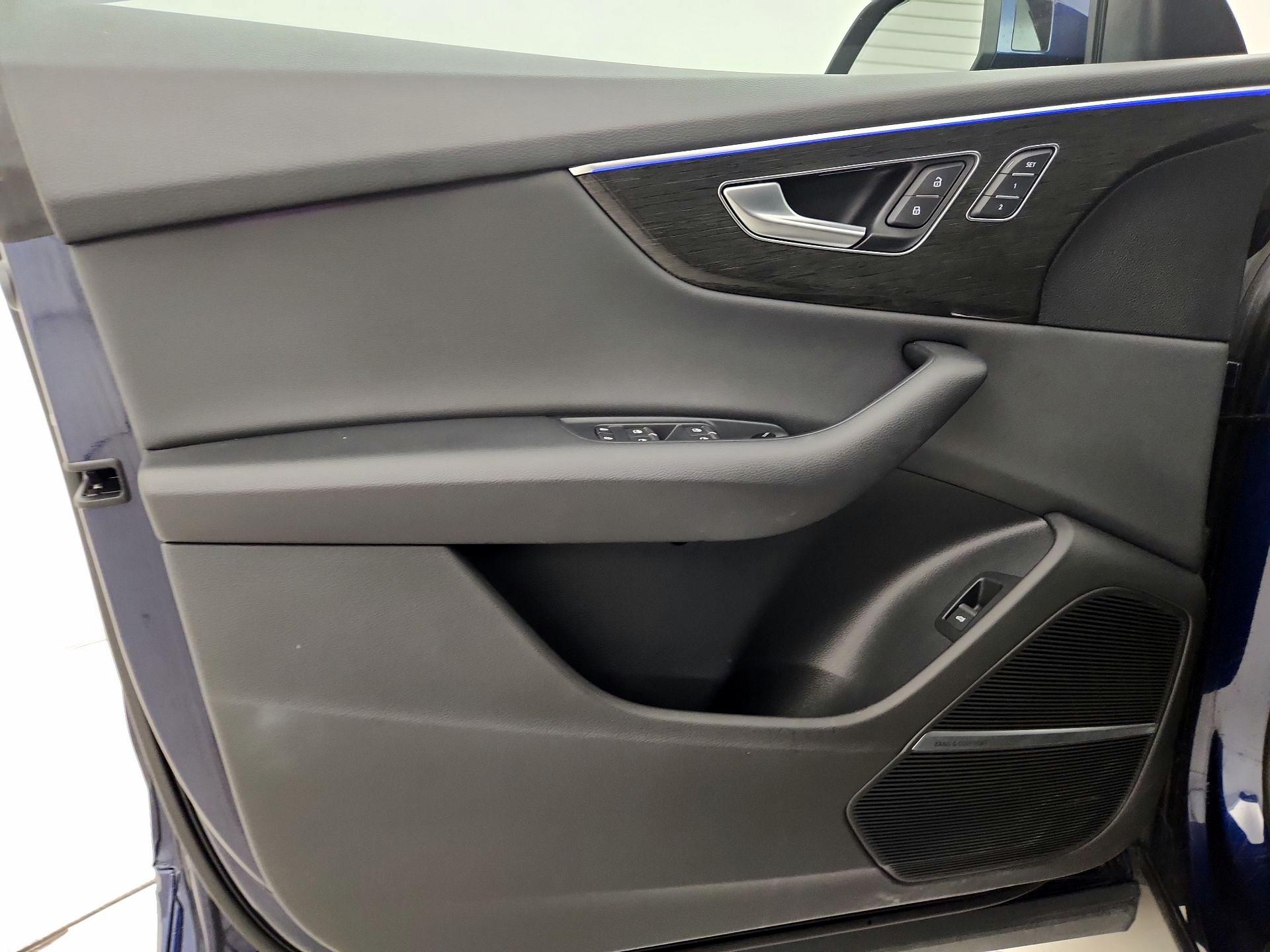 Thumbnail: 2021 Audi Q8 - 12