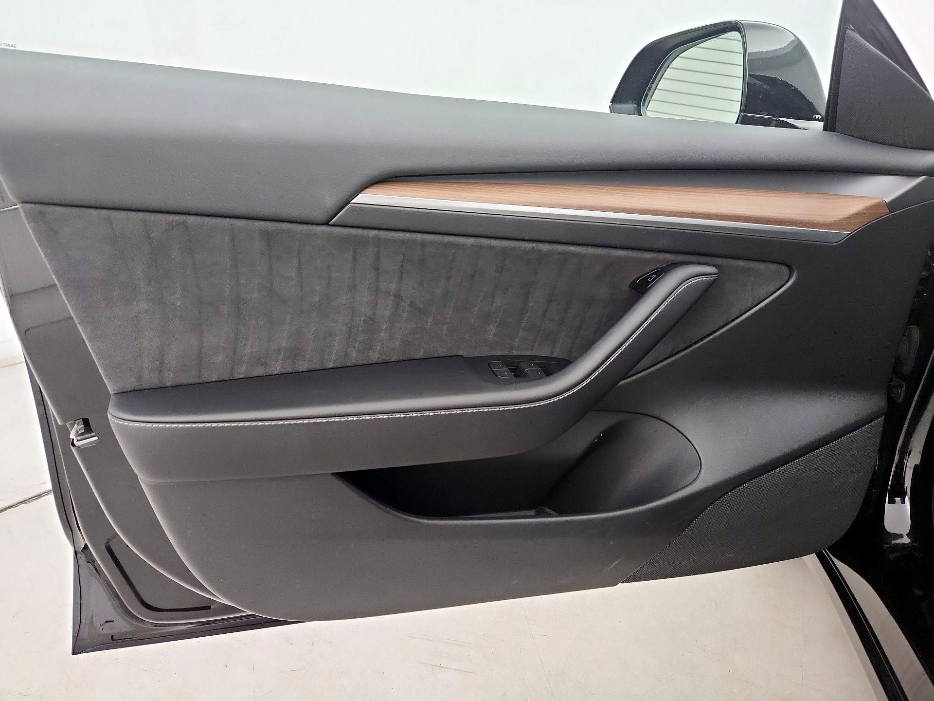 Thumbnail: 2023 Tesla Model 3 - 12
