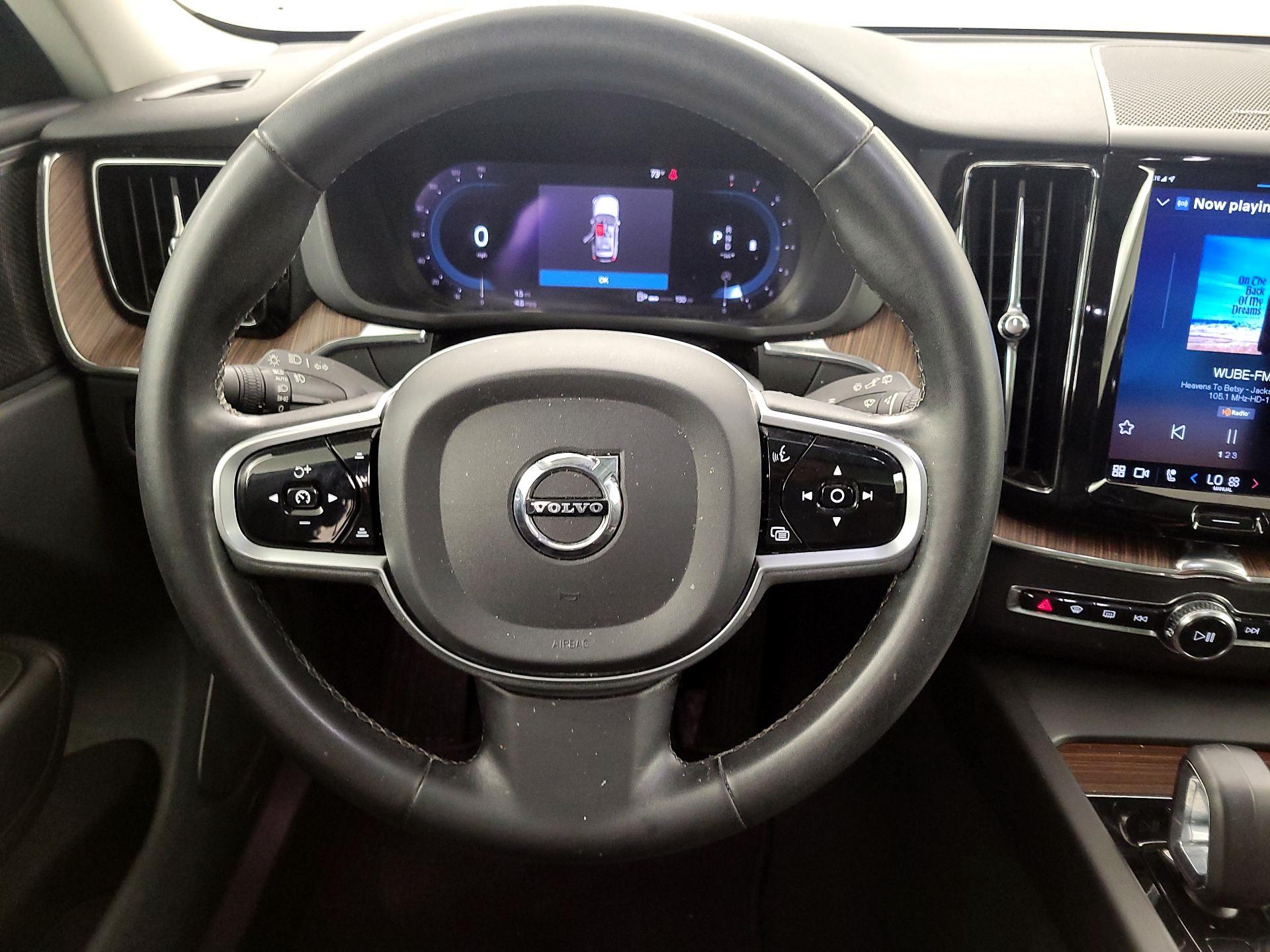 Thumbnail: 2023 Volvo XC60 - 10