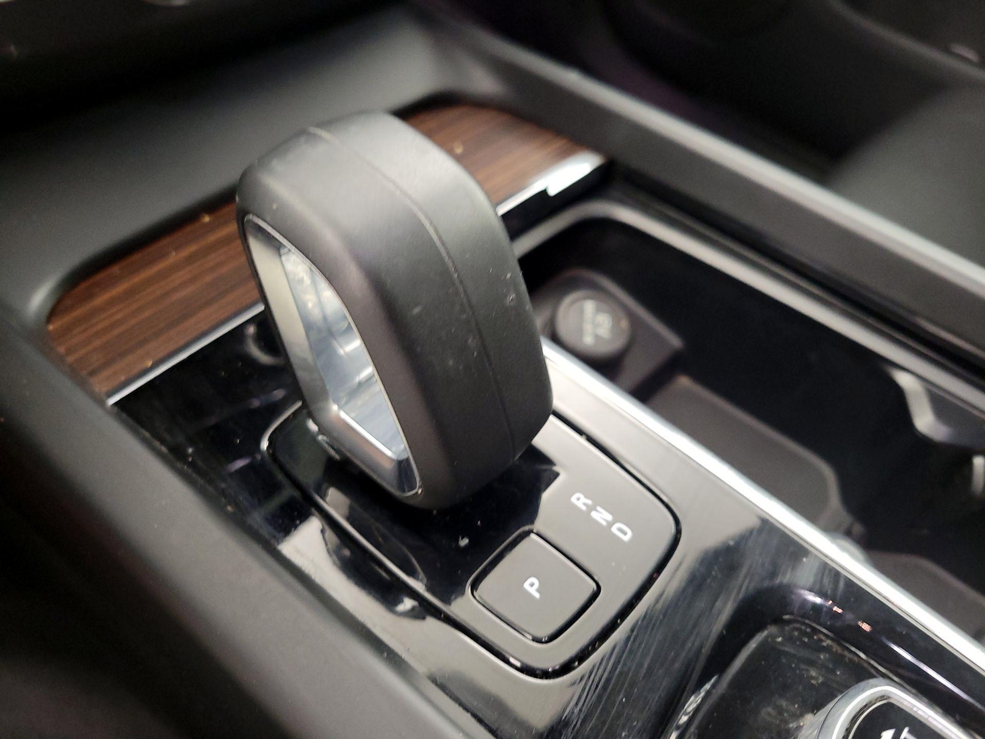 Thumbnail: 2023 Volvo XC60 - 18