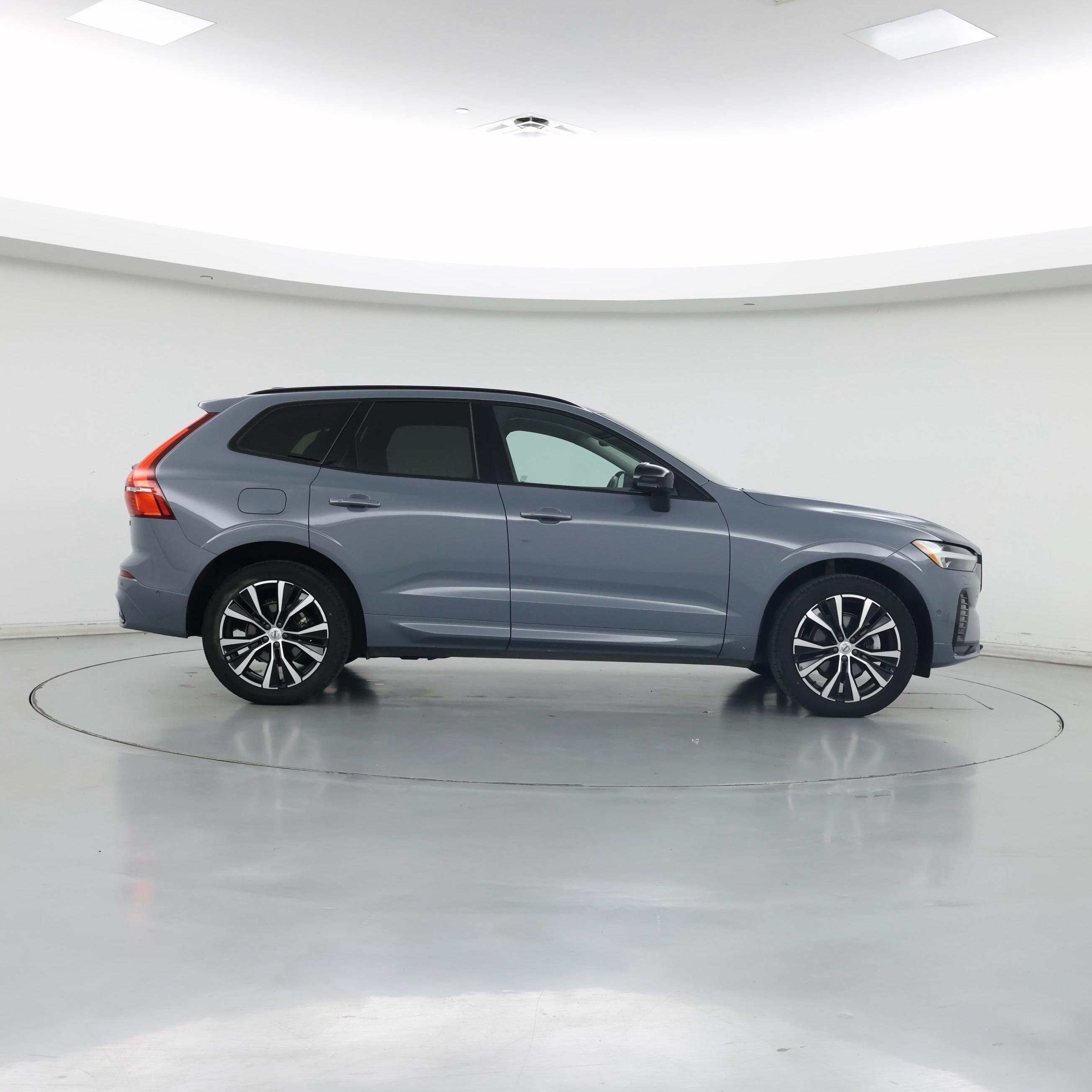 Thumbnail: 2023 Volvo XC60 - 7