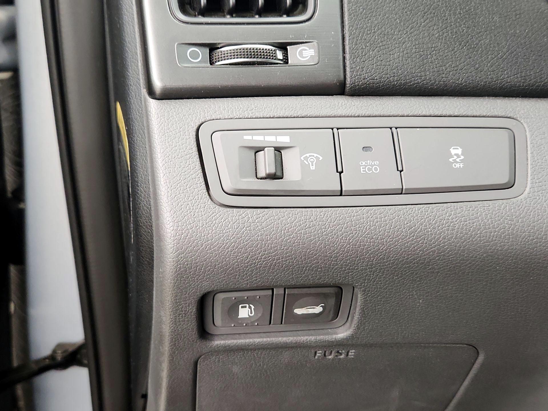 Thumbnail: 2014 Hyundai Sonata - 13