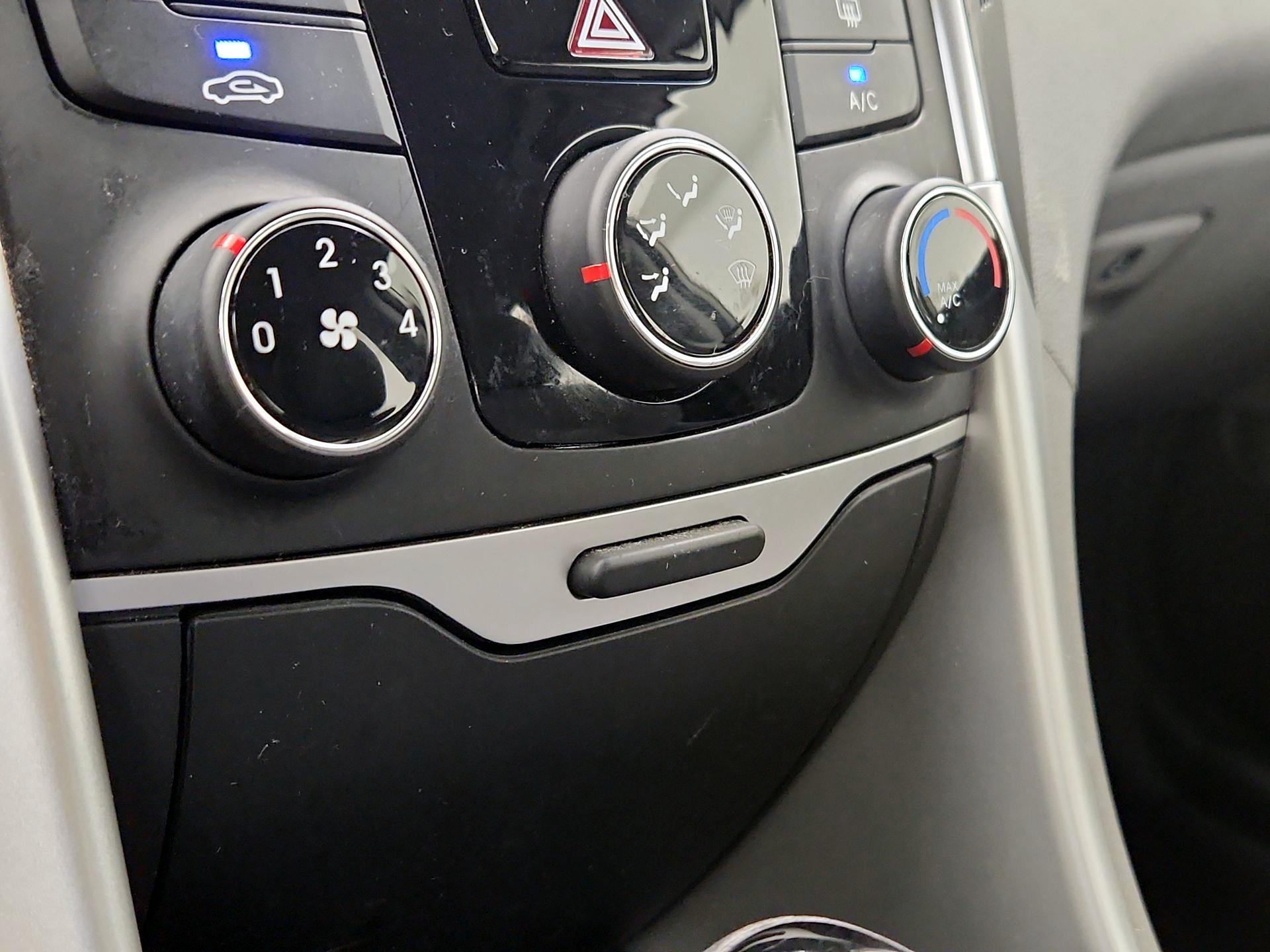 Thumbnail: 2014 Hyundai Sonata - 15