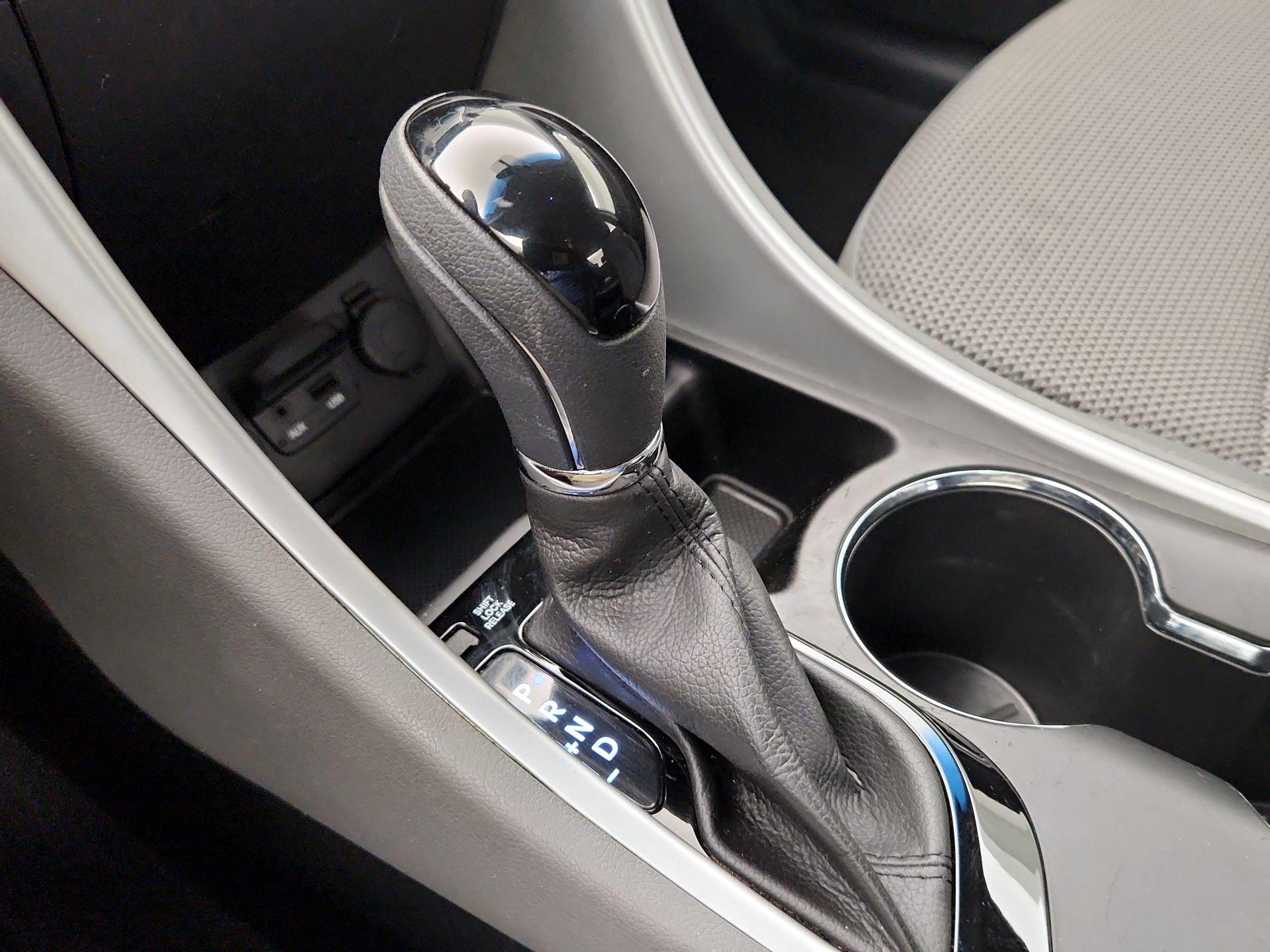 Thumbnail: 2014 Hyundai Sonata - 16