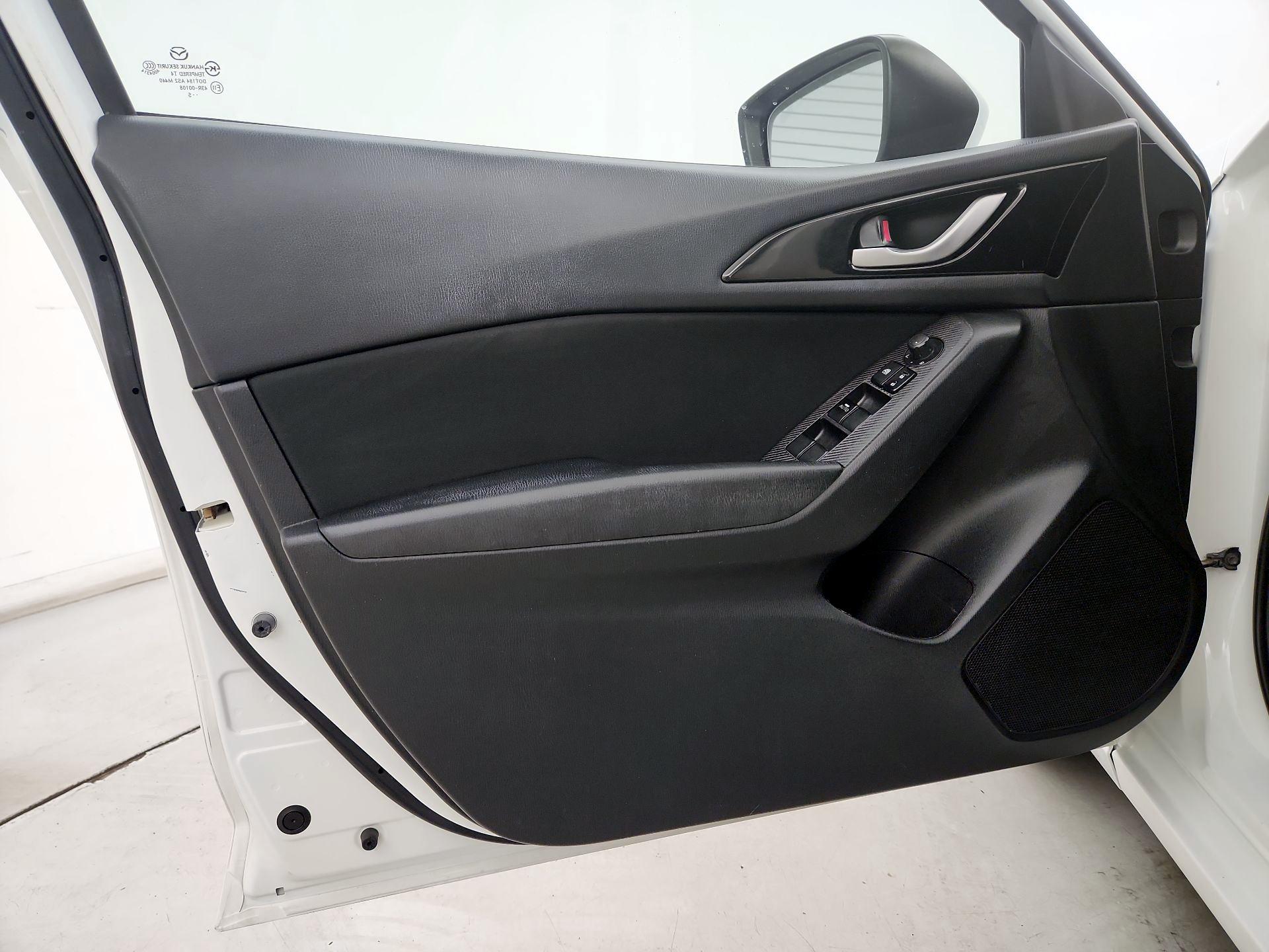 Thumbnail: 2016 Mazda Mazda3 - 12