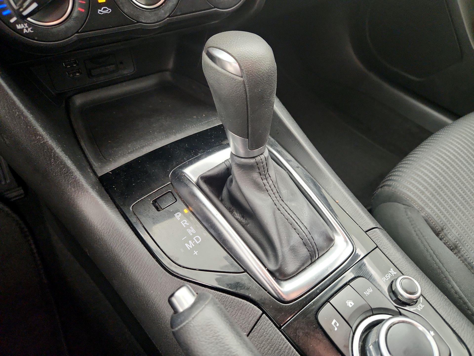 Thumbnail: 2016 Mazda Mazda3 - 18