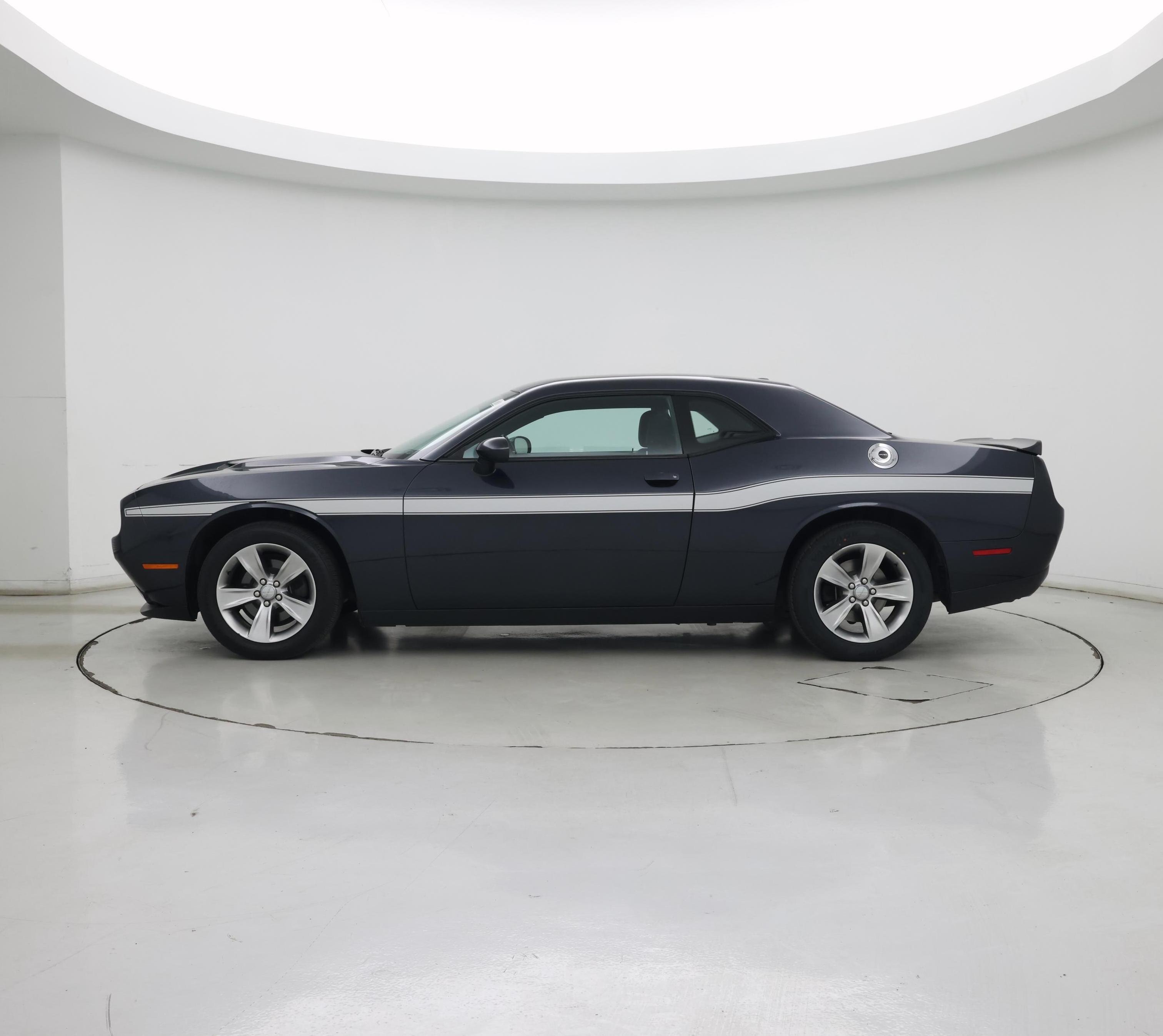 Thumbnail: 2018 Dodge Challenger - 3