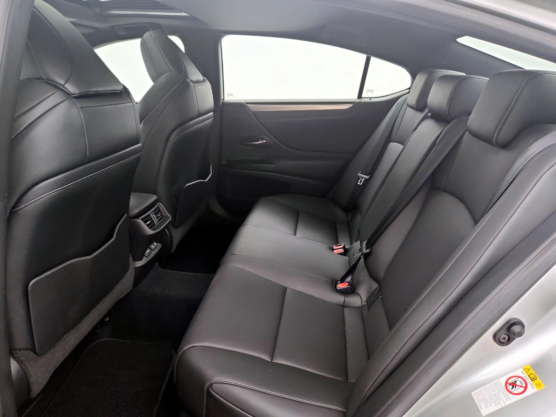 Thumbnail: 2019 Lexus ES - 20
