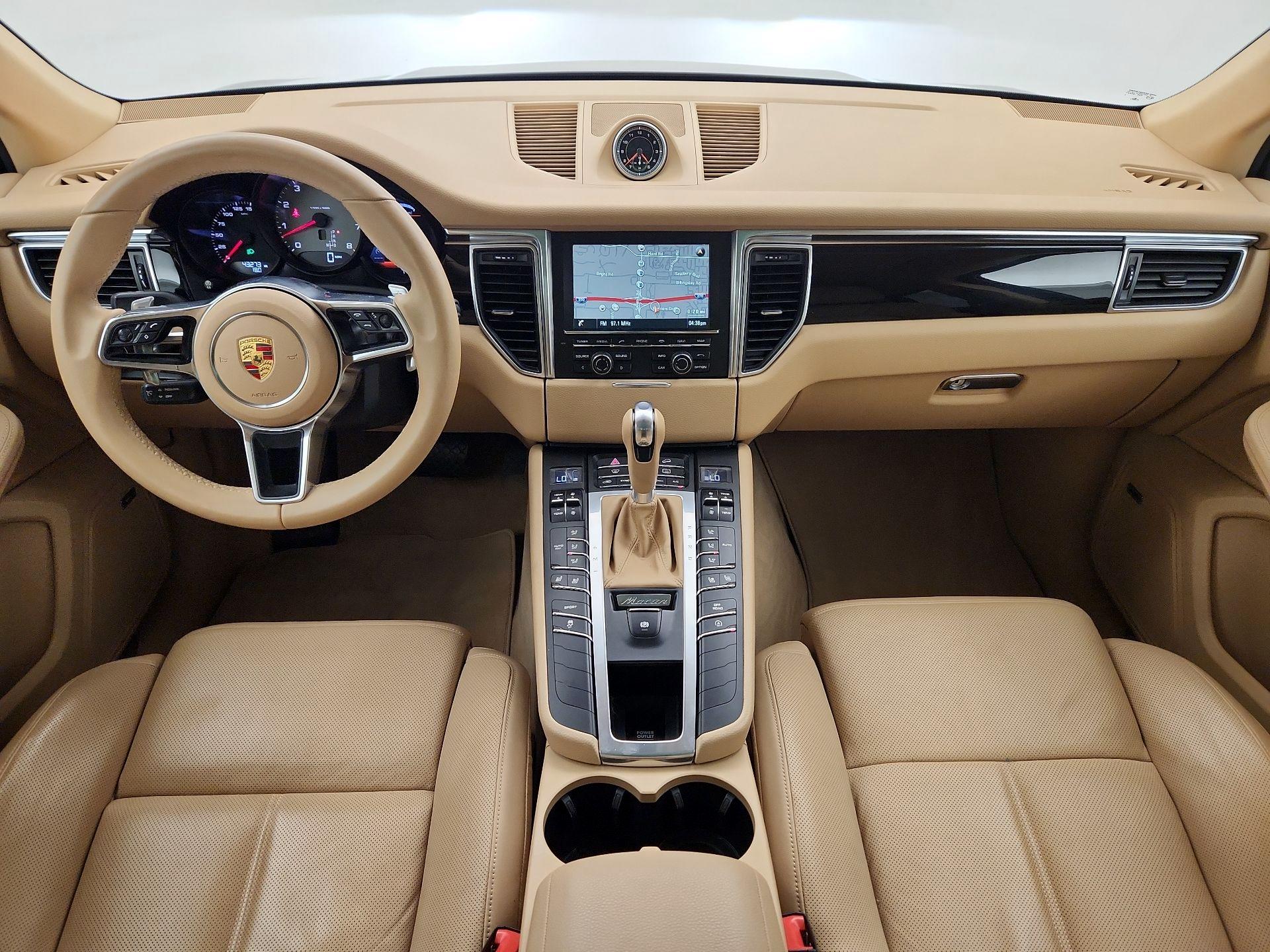 Thumbnail: 2015 Porsche Macan - 9