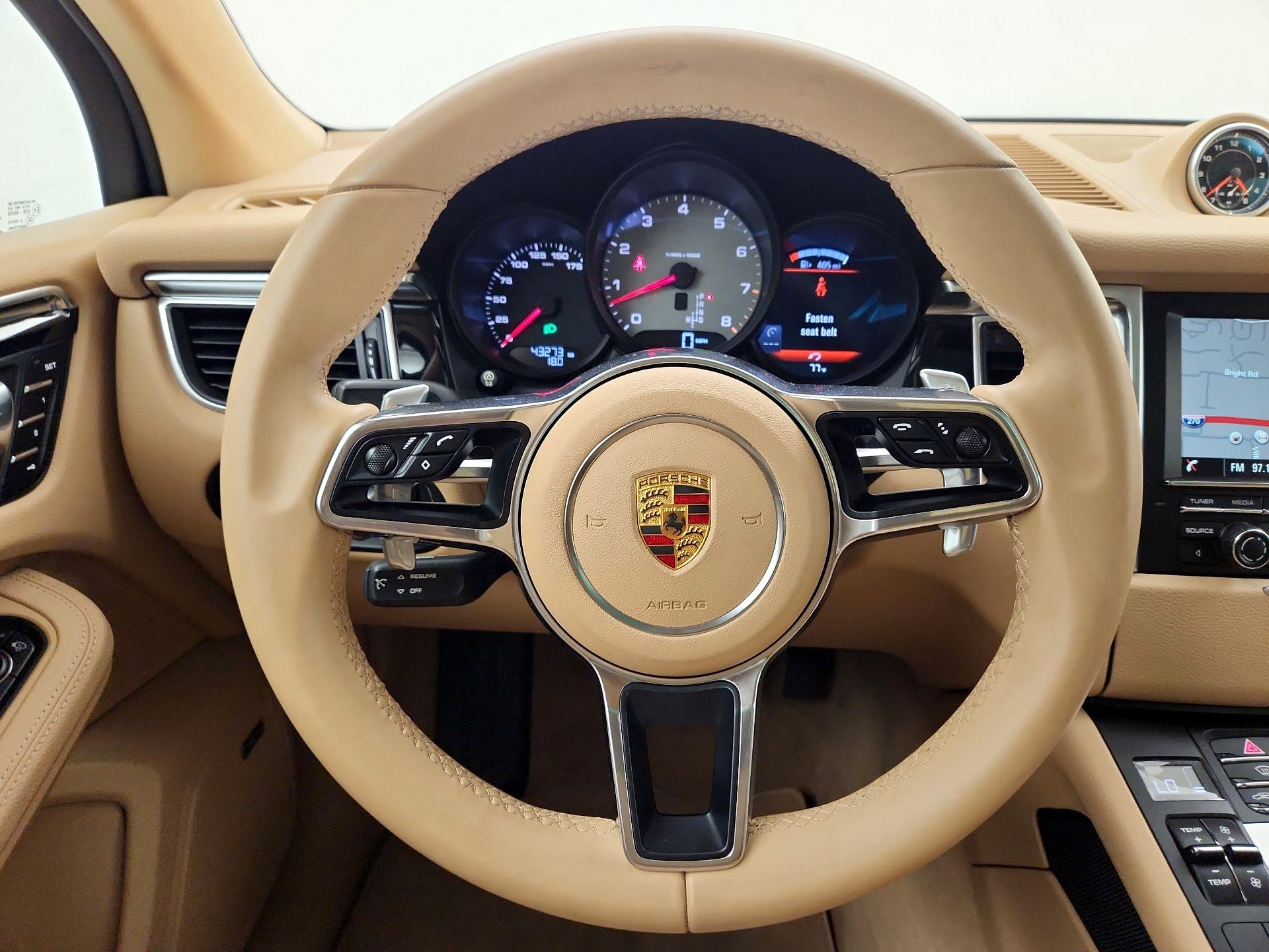 Thumbnail: 2015 Porsche Macan - 10