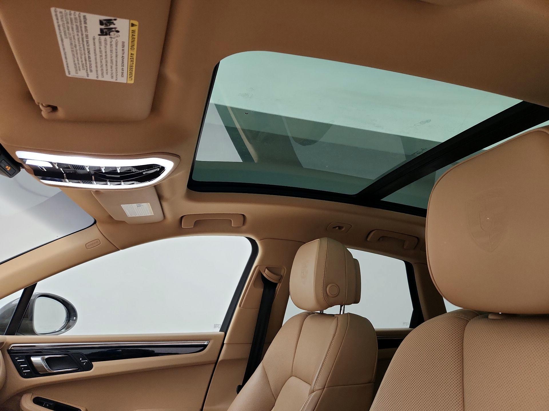Thumbnail: 2015 Porsche Macan - 20
