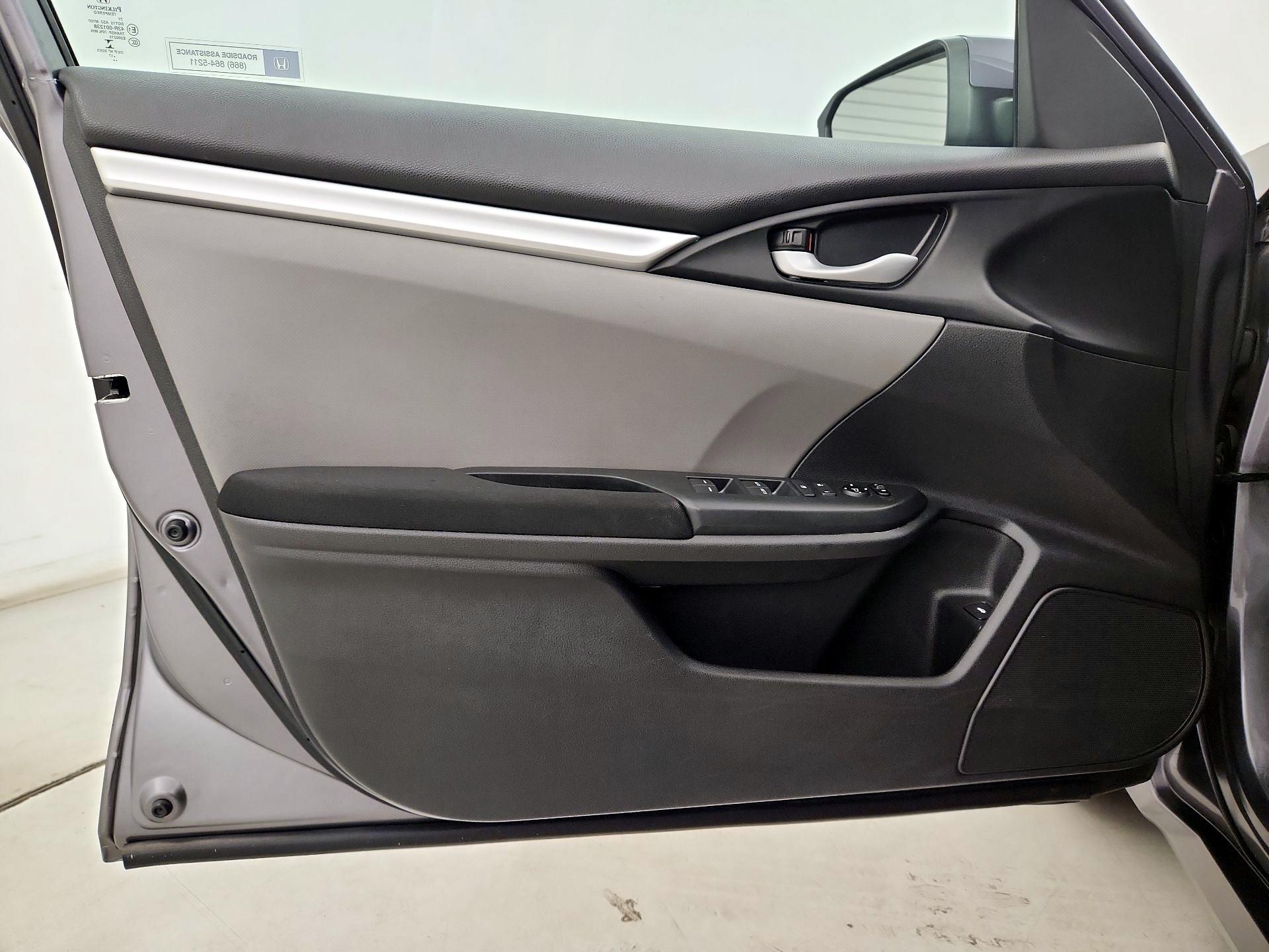 Thumbnail: 2017 Honda Civic - 12