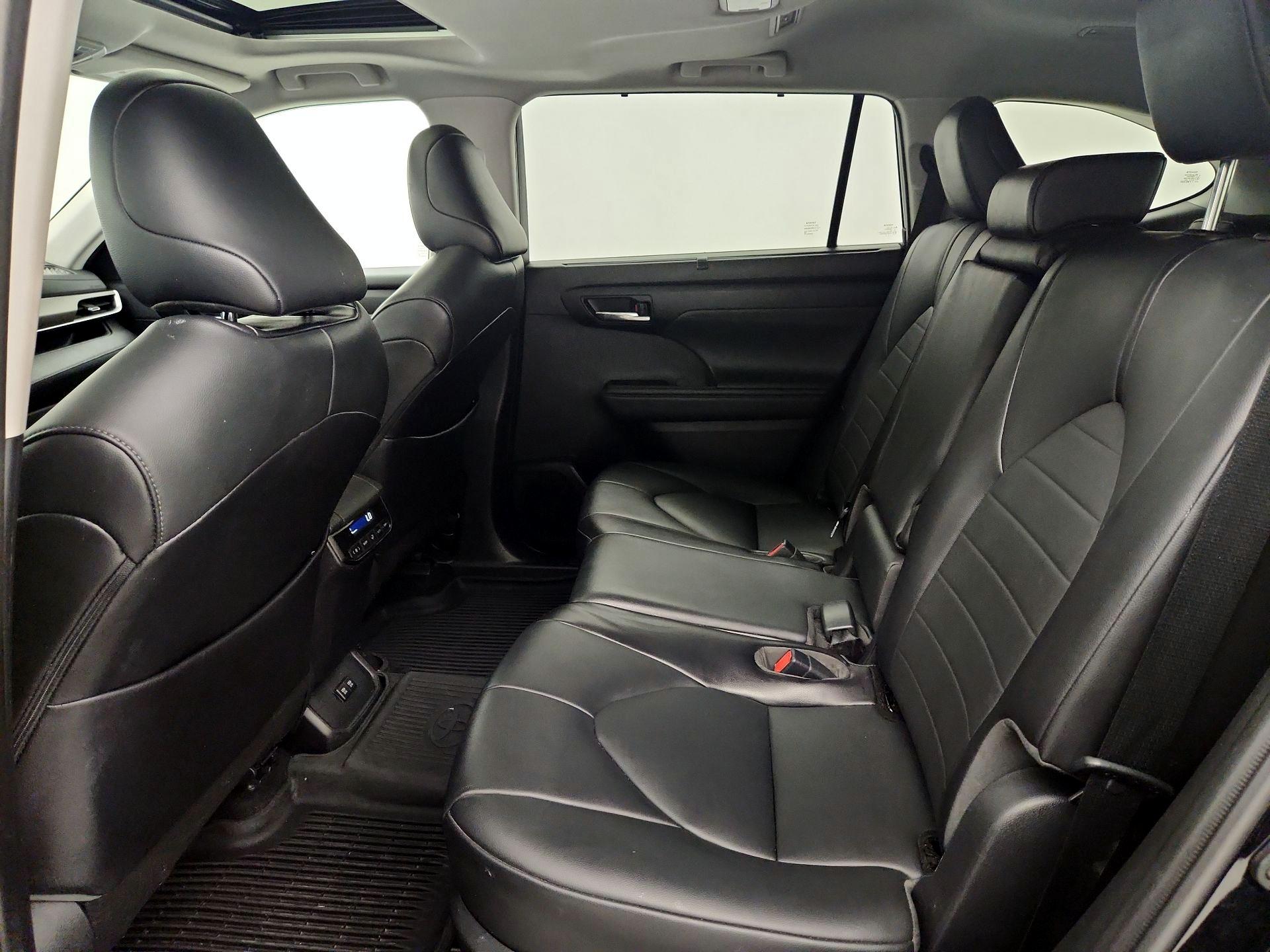 Thumbnail: 2021 Toyota Highlander - 20