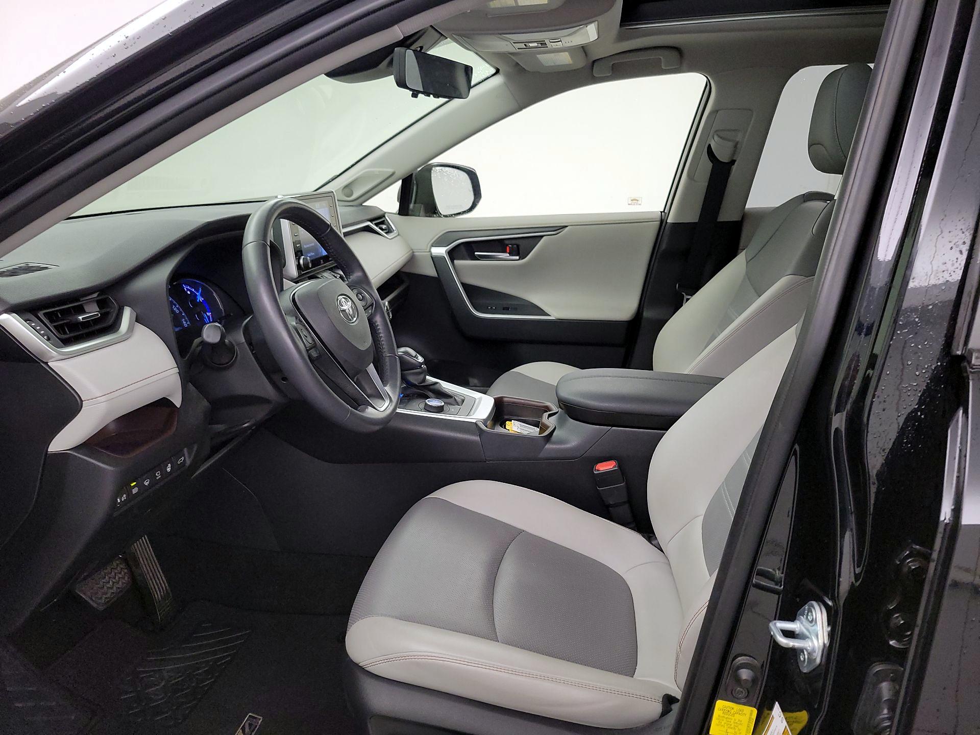 Thumbnail: 2020 Toyota RAV4 - 11