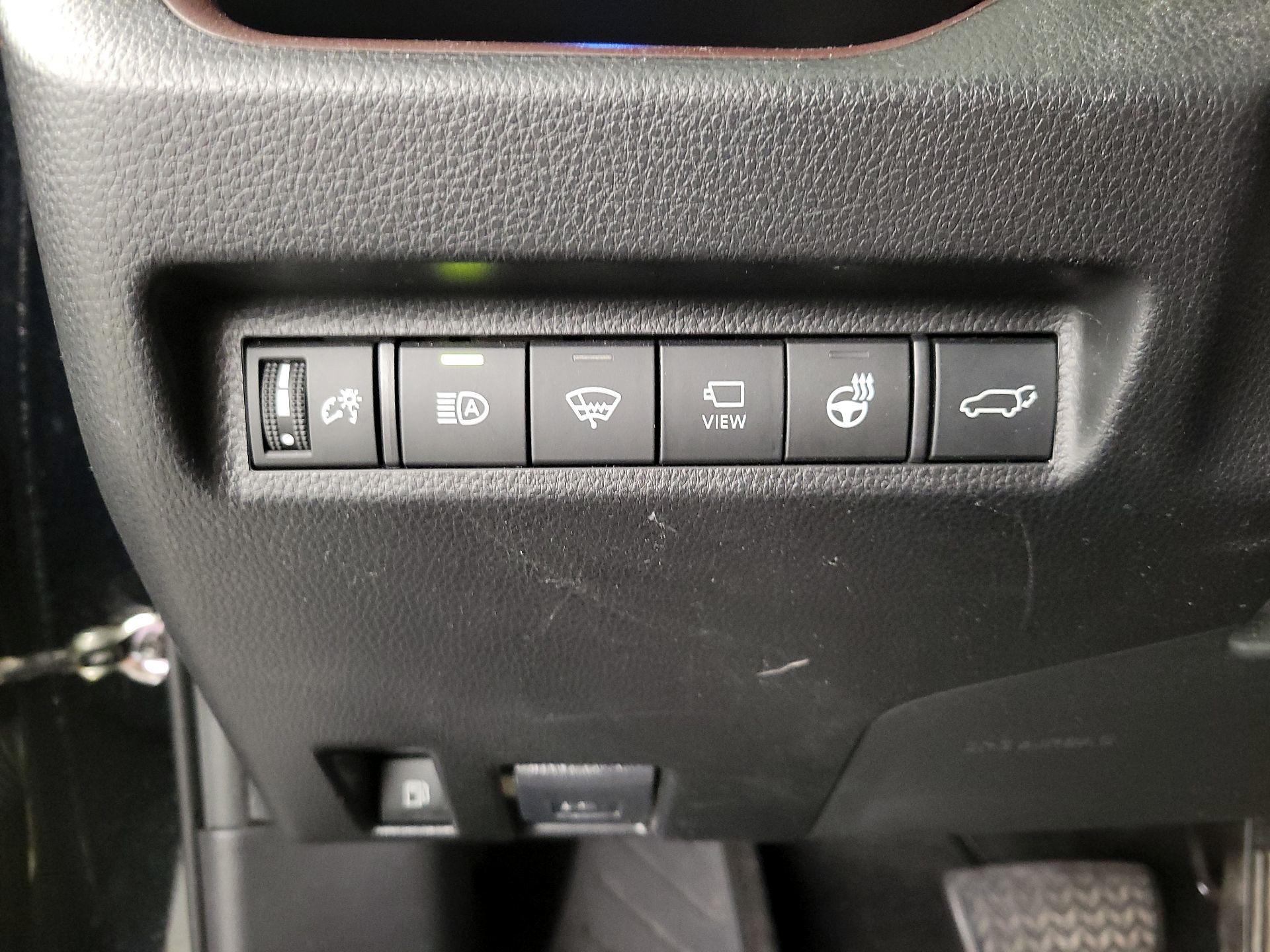 Thumbnail: 2020 Toyota RAV4 - 13