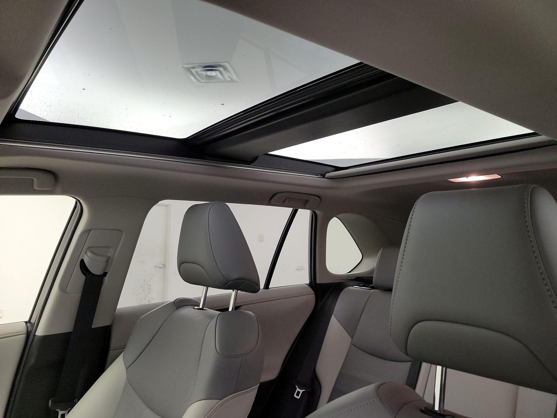 Thumbnail: 2020 Toyota RAV4 - 20