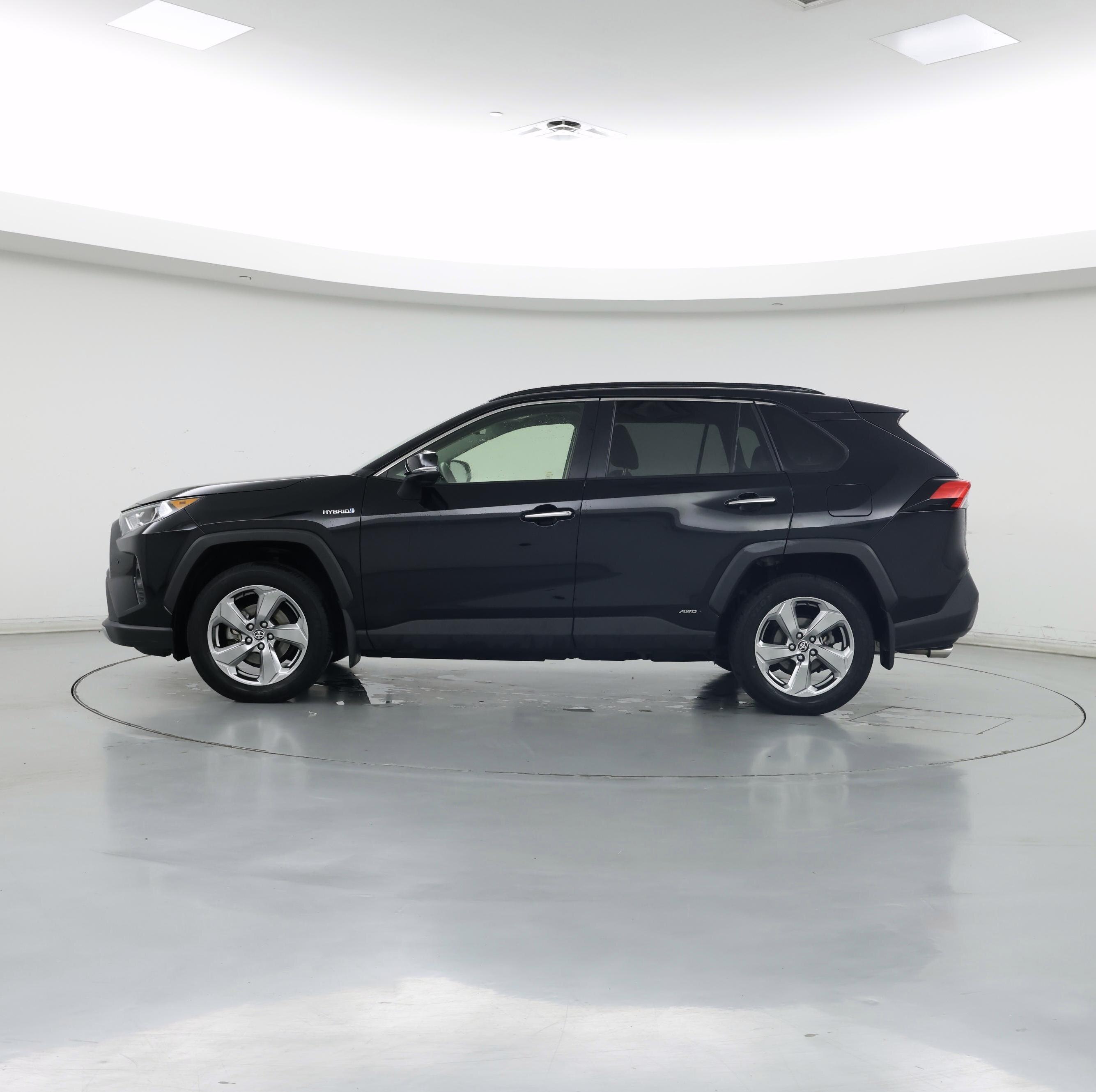 Thumbnail: 2020 Toyota RAV4 - 3