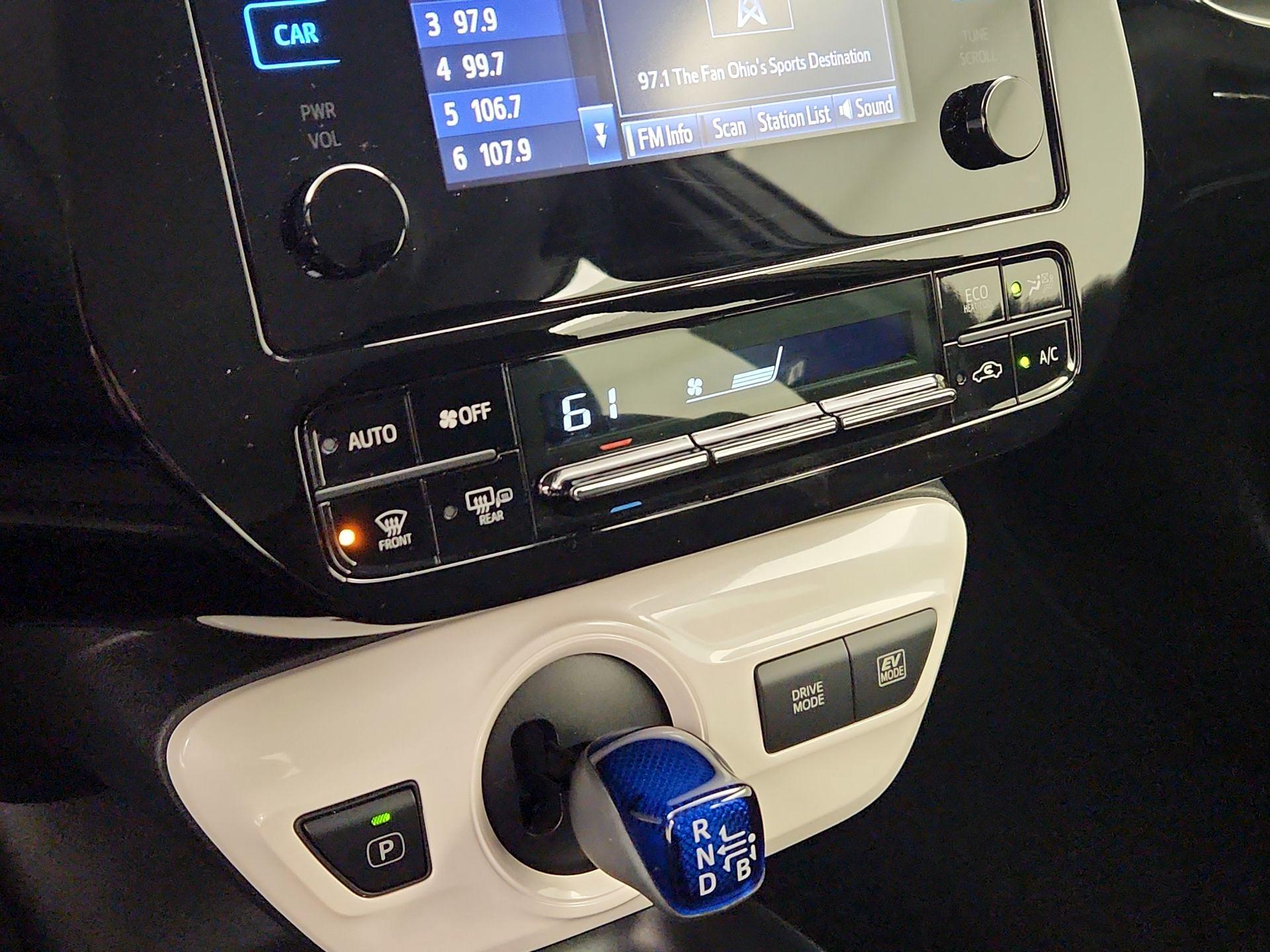 Thumbnail: 2016 Toyota Prius - 16