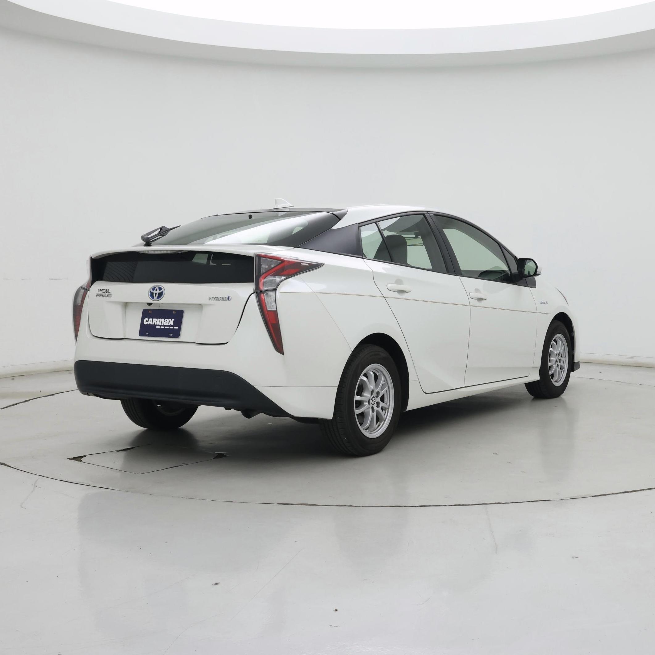 Thumbnail: 2016 Toyota Prius - 8