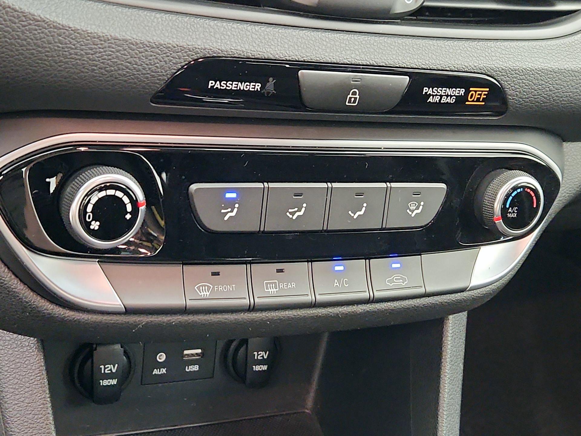 Thumbnail: 2018 Hyundai Elantra - 16