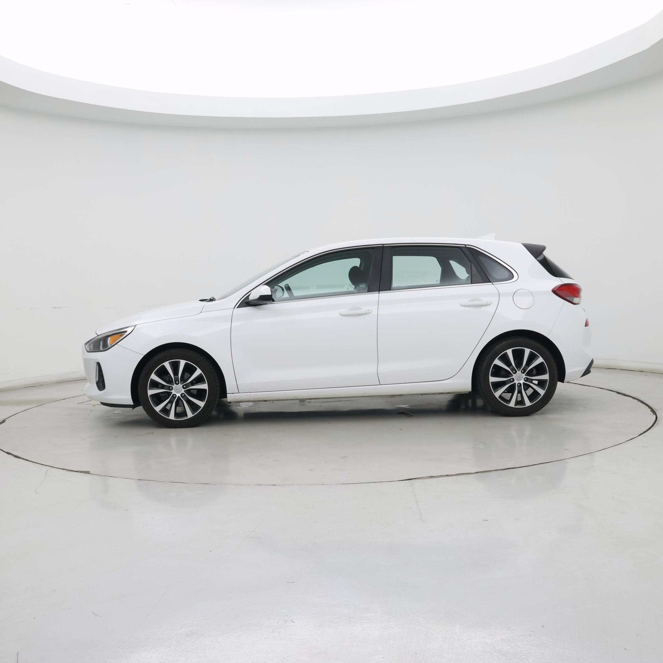 Thumbnail: 2018 Hyundai Elantra - 3