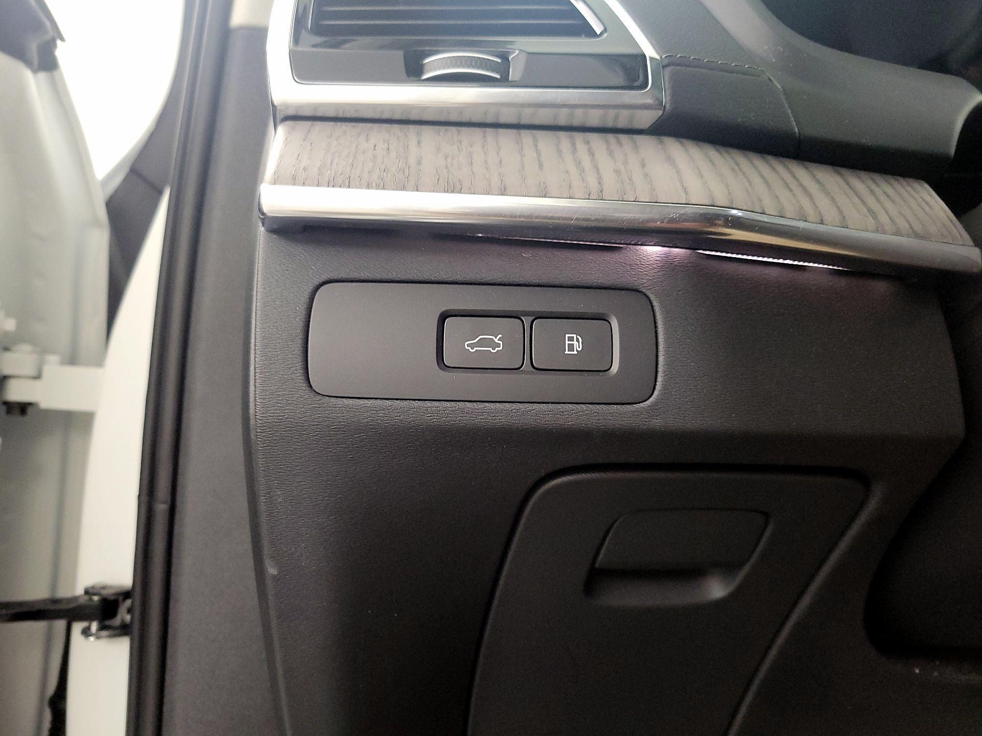Thumbnail: 2023 Volvo XC90 - 13