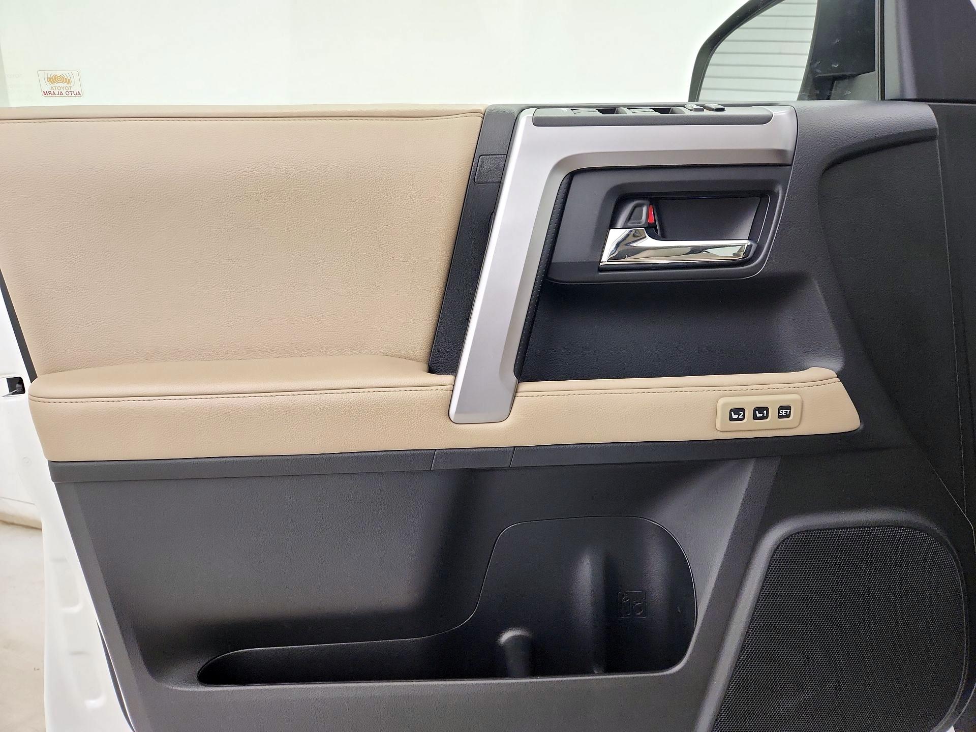 Thumbnail: 2020 Toyota 4Runner - 12