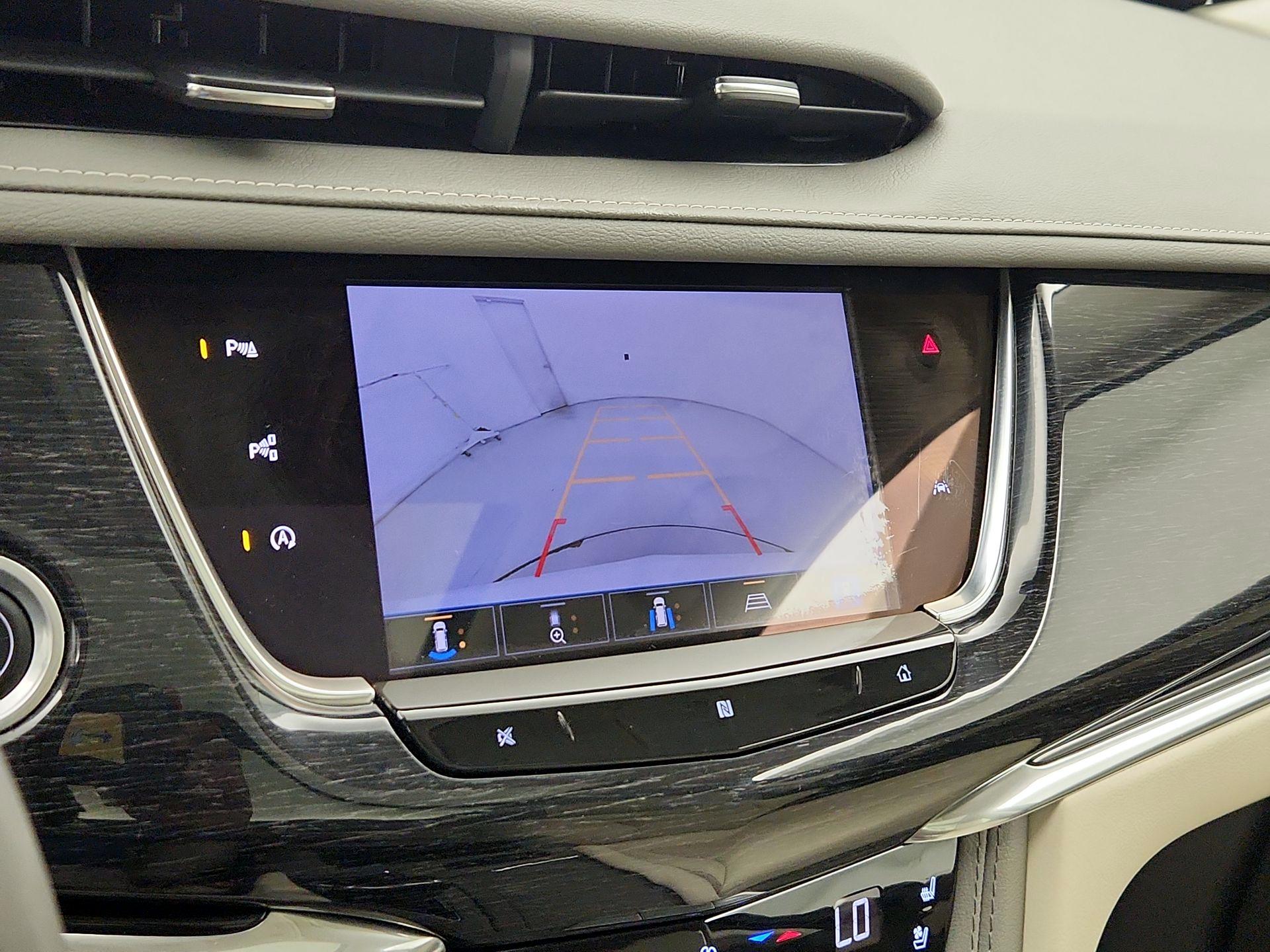 Thumbnail: 2021 Cadillac XT6 - 15