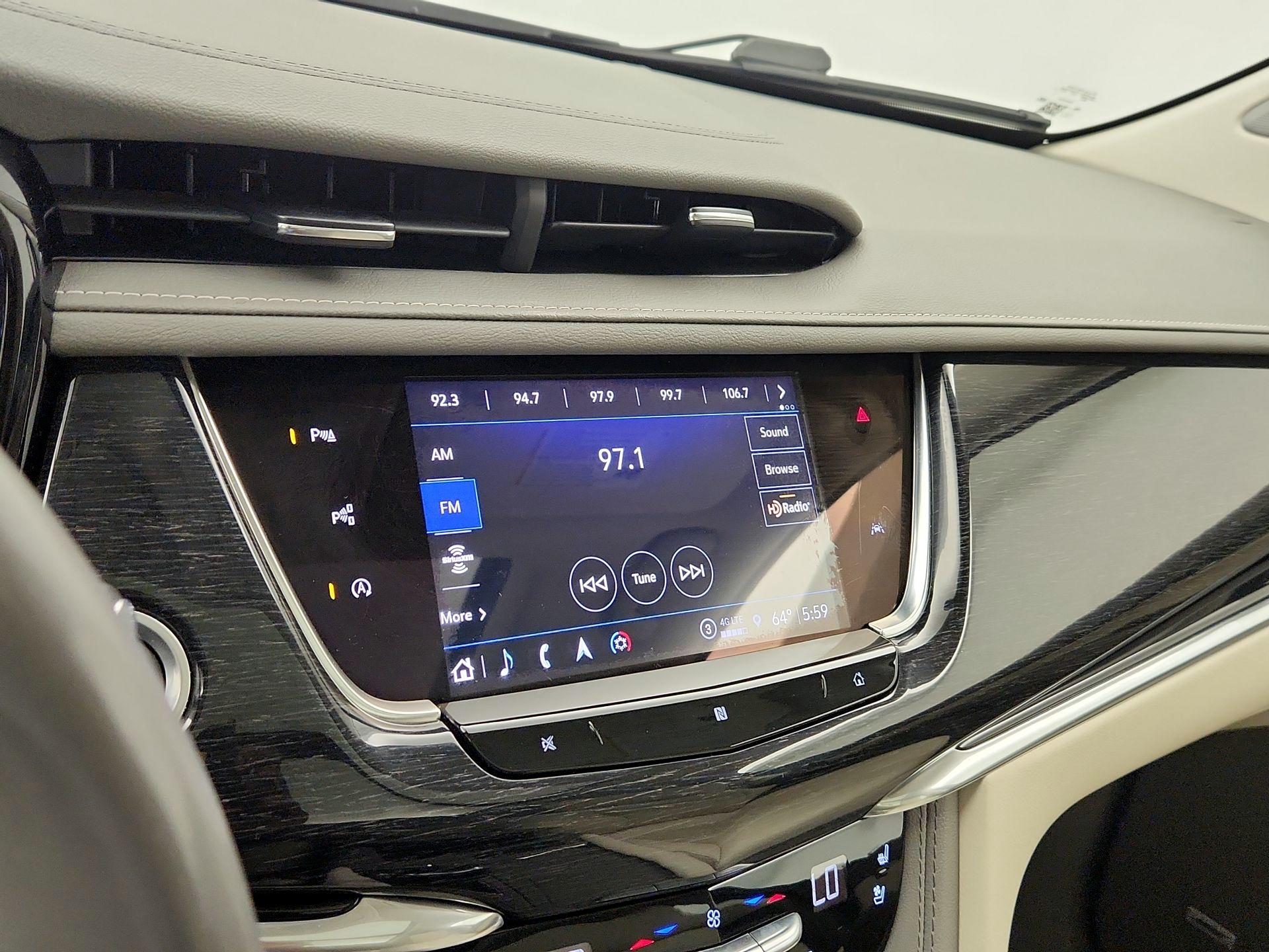 Thumbnail: 2021 Cadillac XT6 - 16